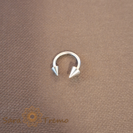 Piercing pentru ureche - Piercing Potcoavă cu Design Asimetric din Titan