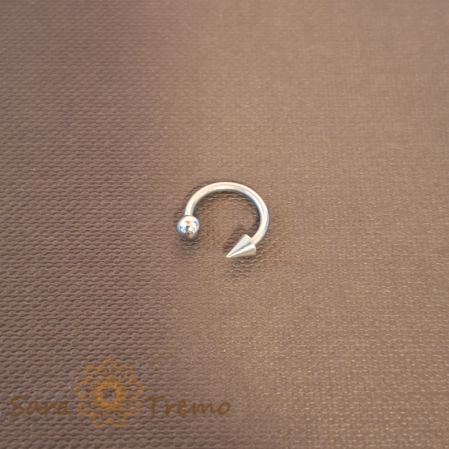 Piercing pentru ureche - Piercing potcoavă discret din titan