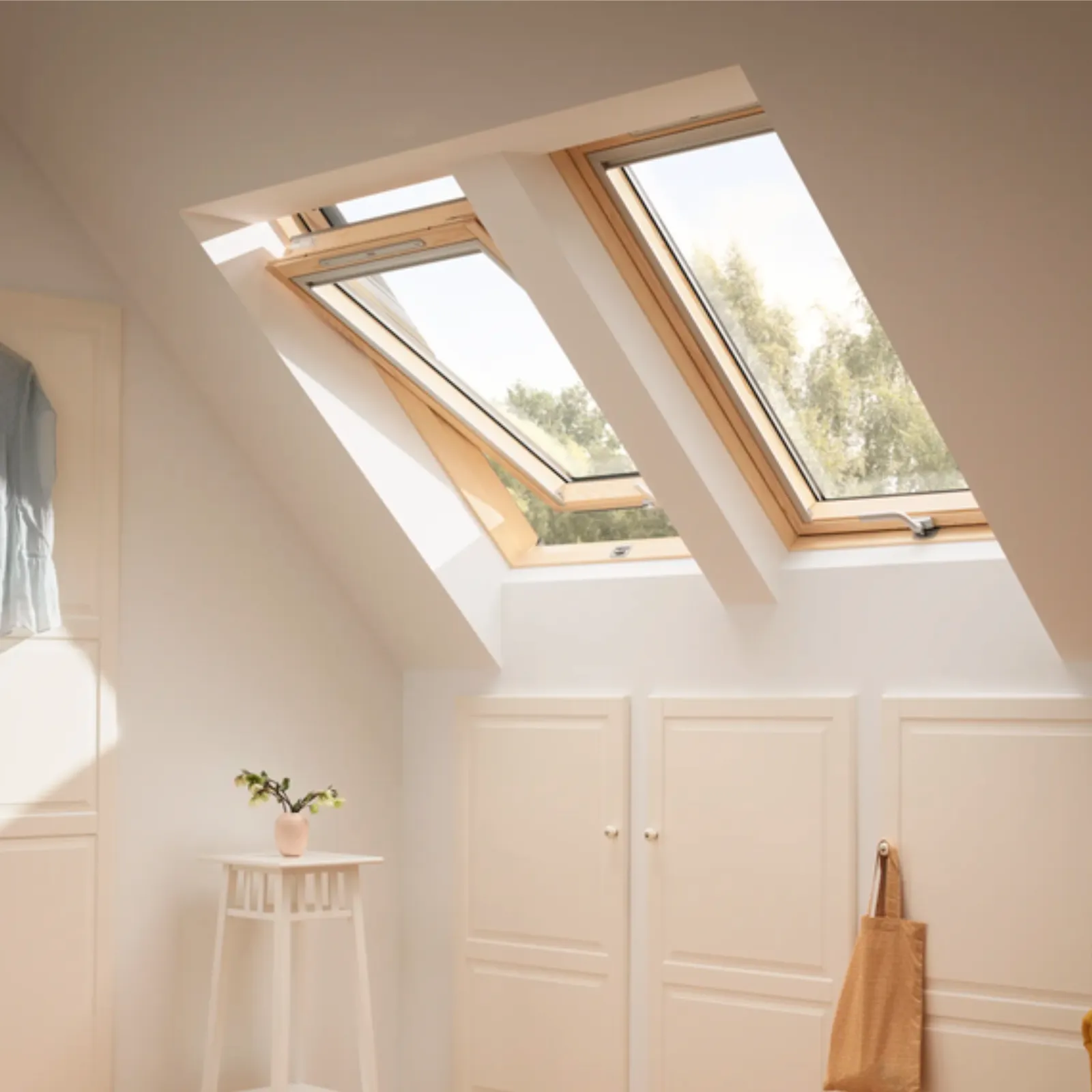 Geam mansarda VELUX GZL 1051B, BASIC | 2 sticle, maner jos [2]