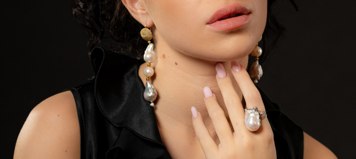 Golden Elegance Baroque Pearl Earrings [3]