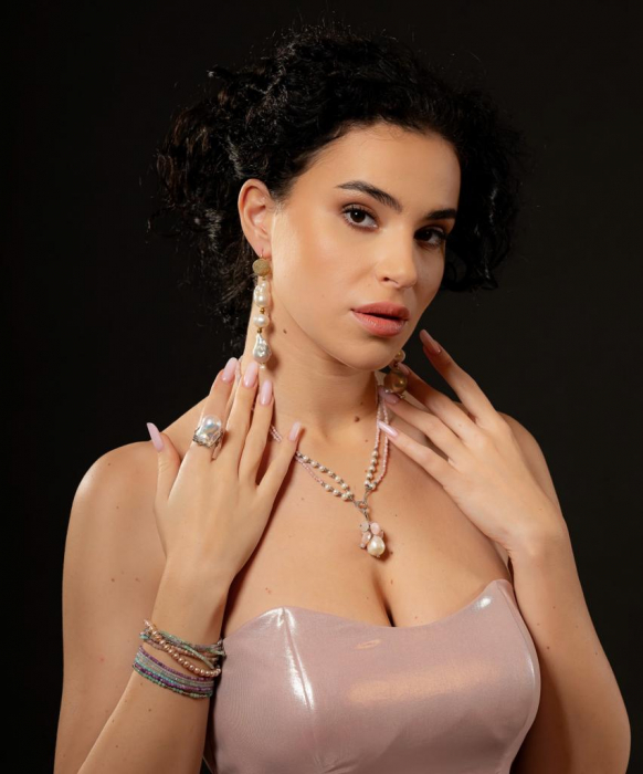 Golden Elegance Baroque Pearl Earrings [2]