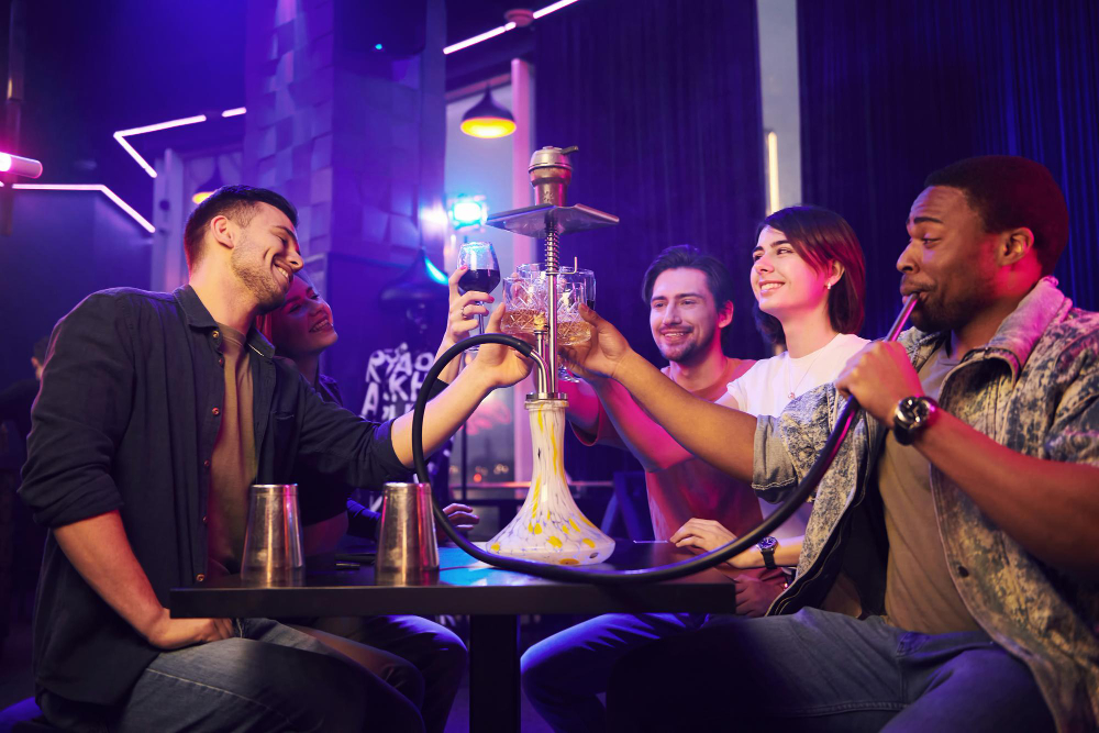 Închiriere narghilea pentru petreceri: cât costă și cum funcționează