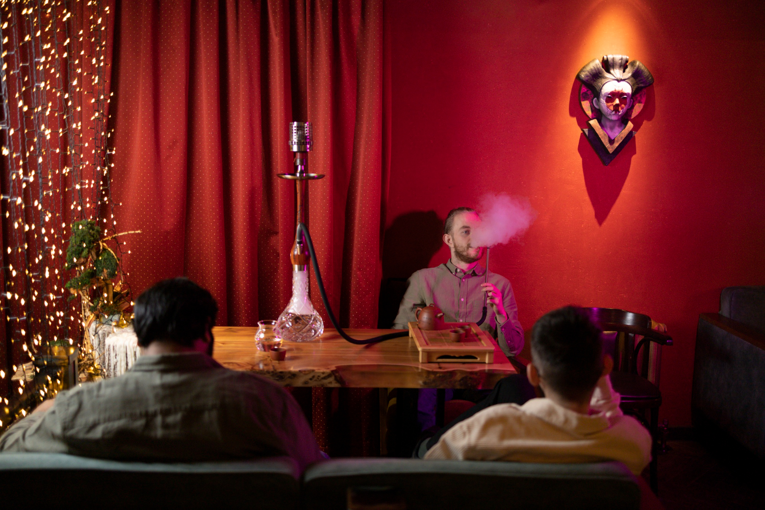 Shisha Lounge vs. narghilea acasă: Experiențe diferite
