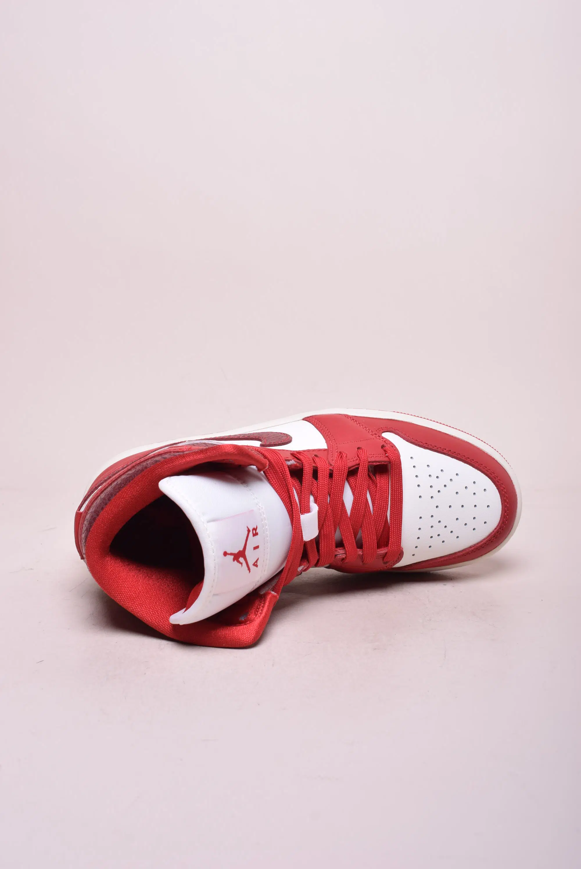 Sneakers dama Air Jordan 1 Mid [3]