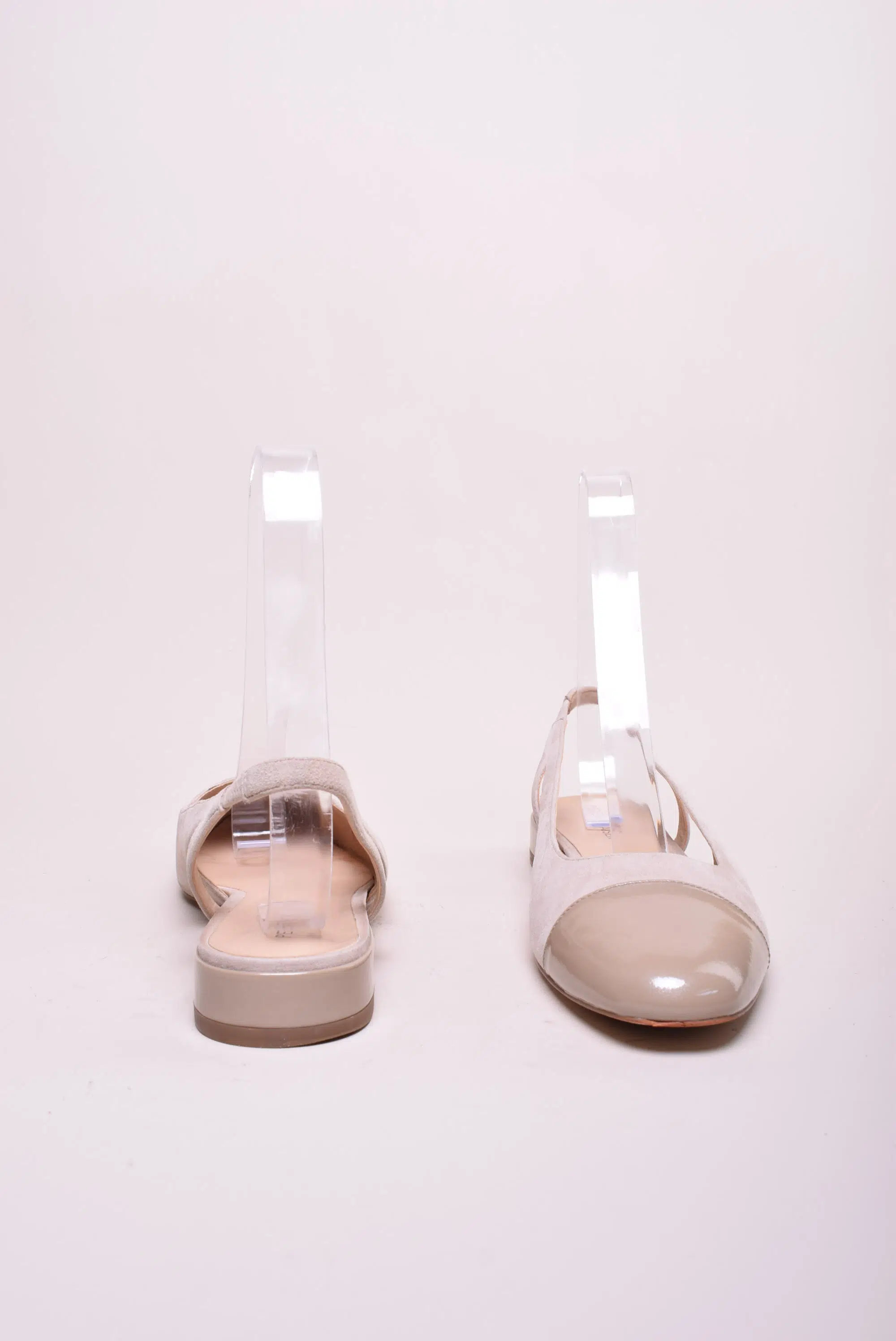 Balerini dama decupati la spate [3]