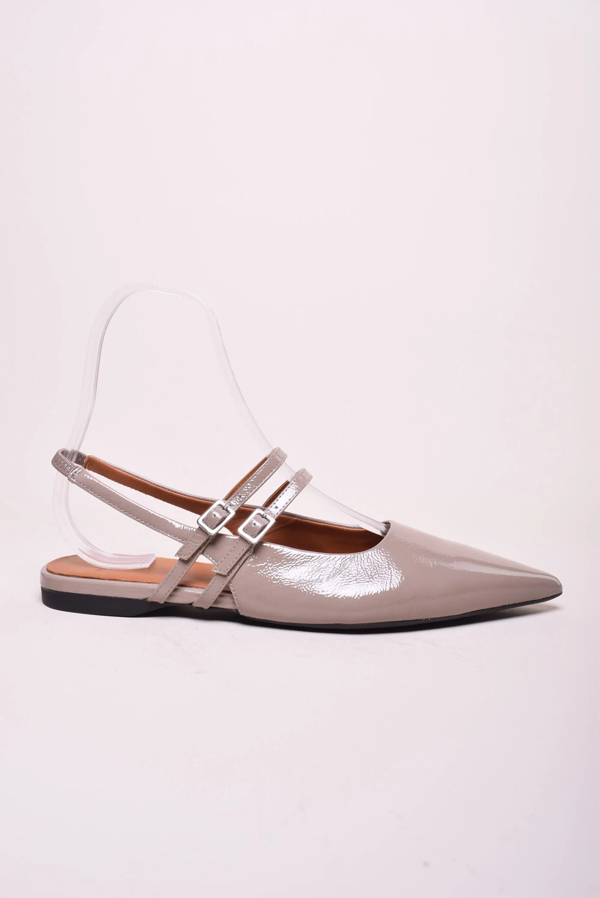 Balerini dama stiletto, decupati in spate