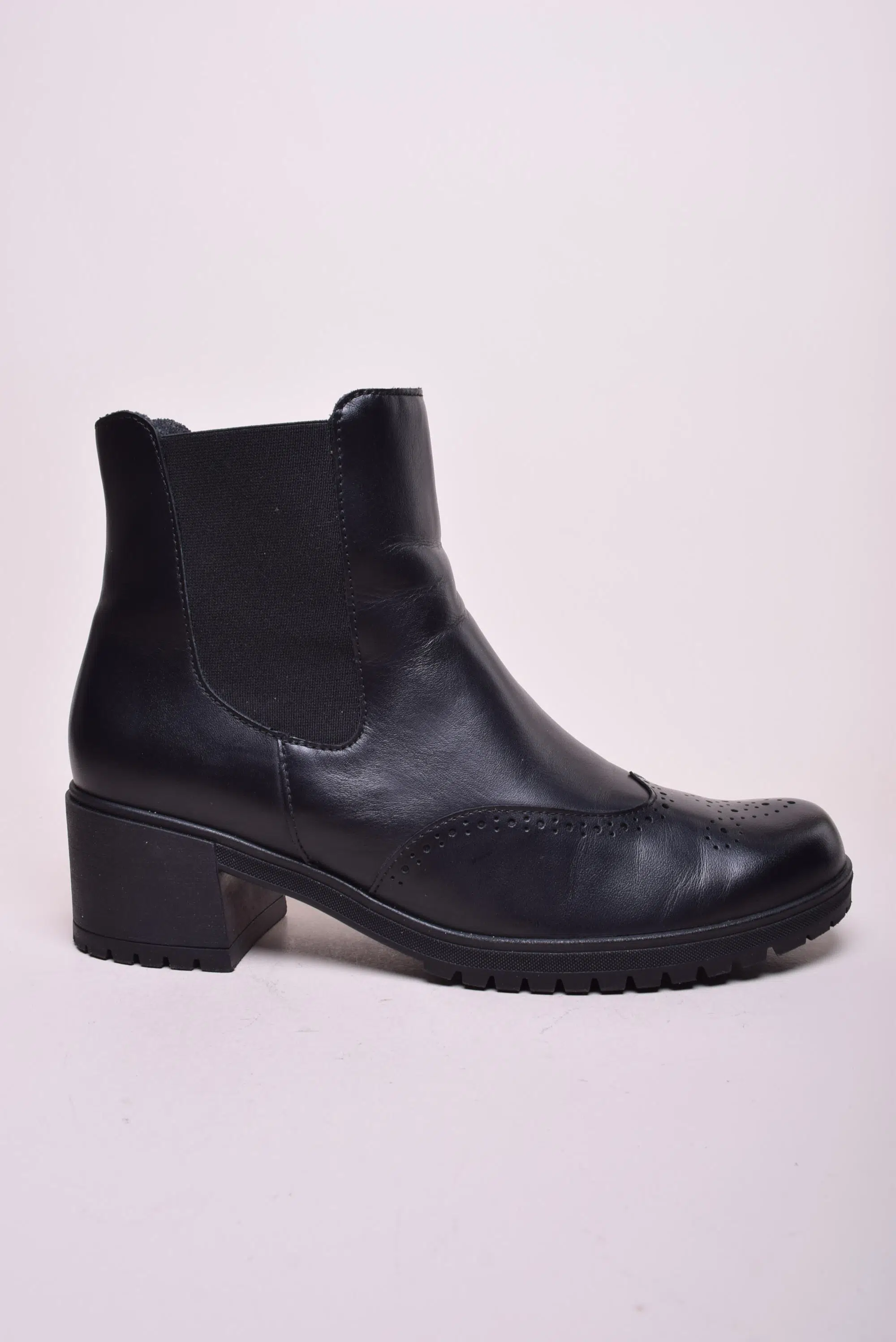 Botine dama captusite