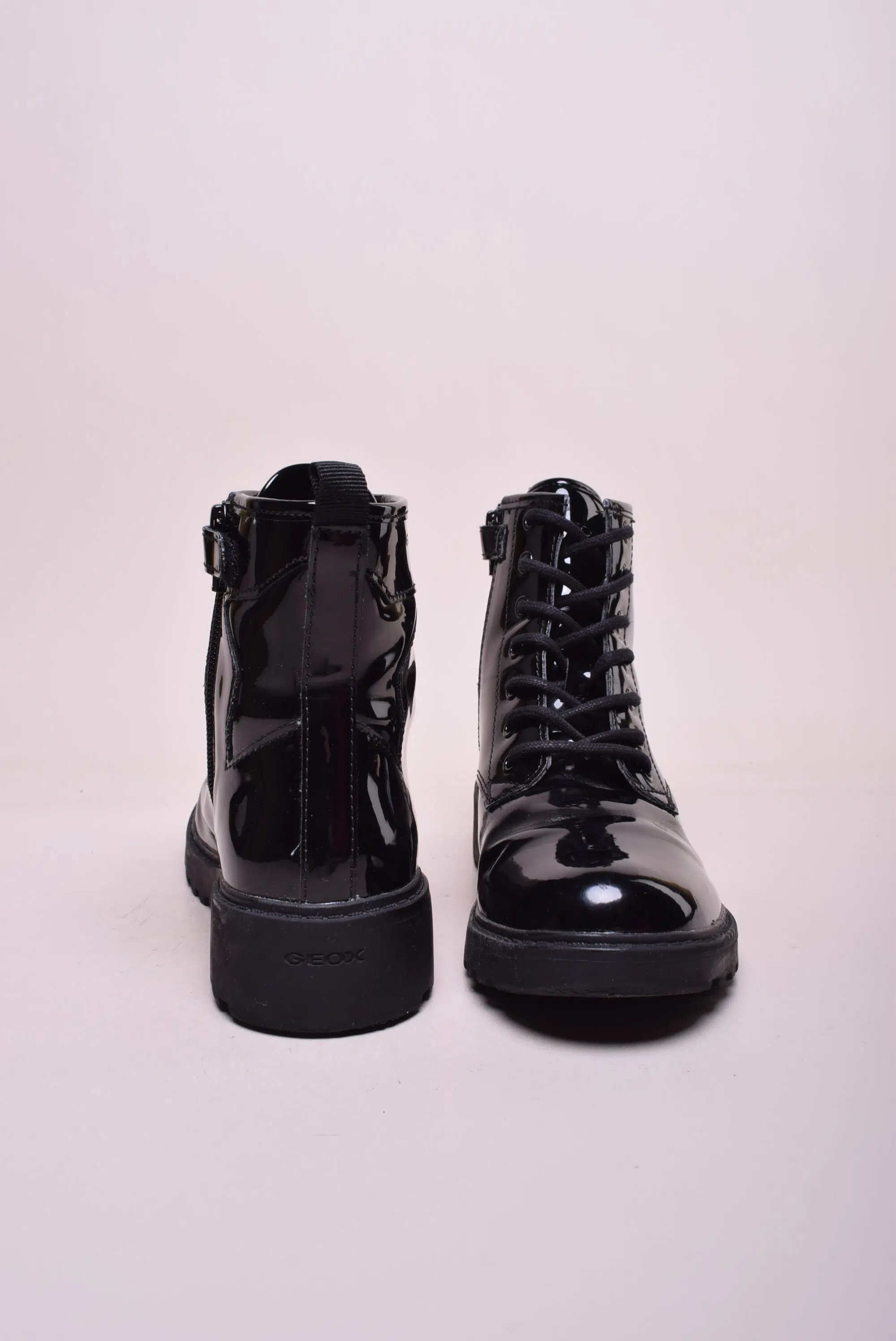 Ghete fete lacuite [3]