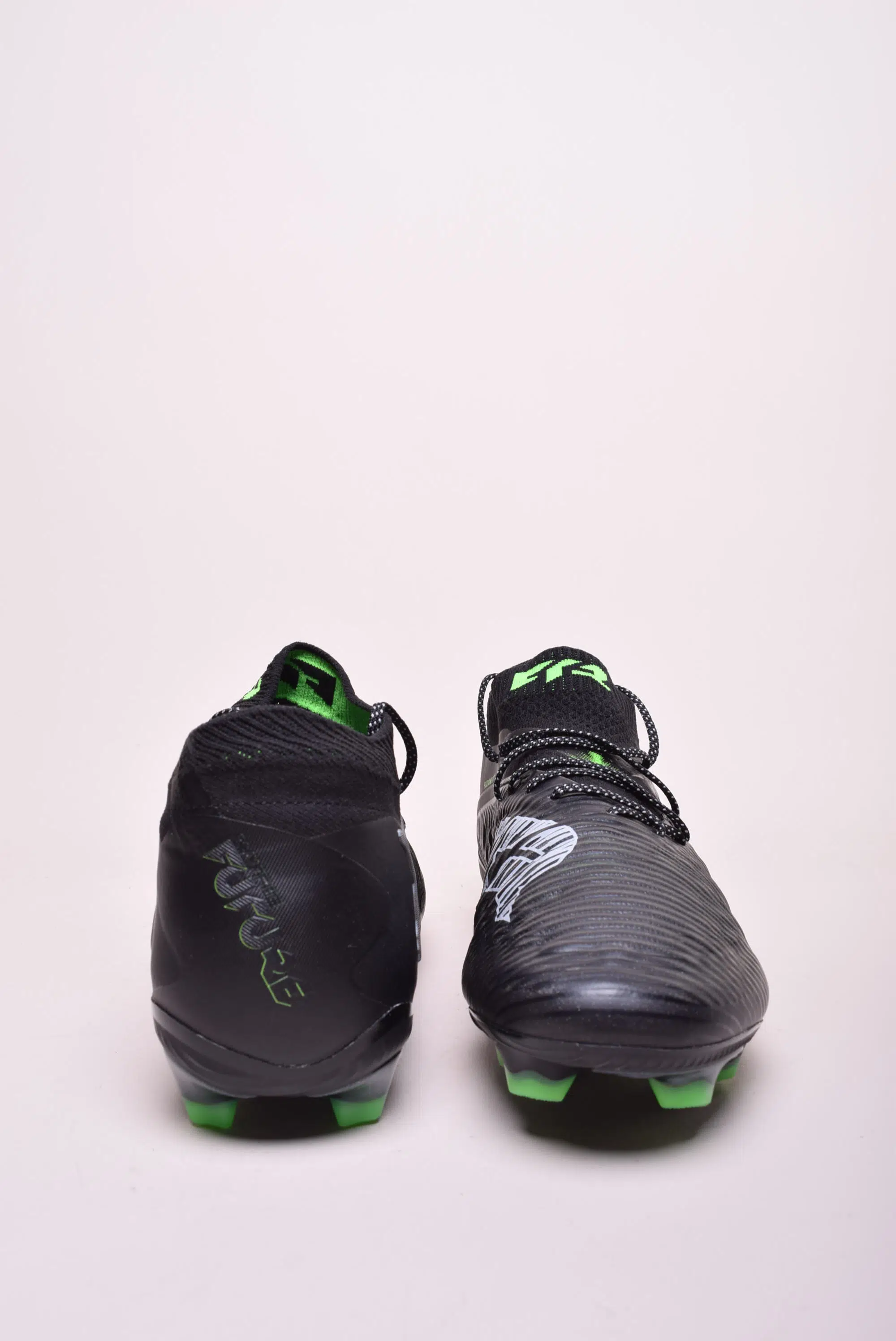 Ghete fotbal barbati Future 8 Ultimate FG [3]