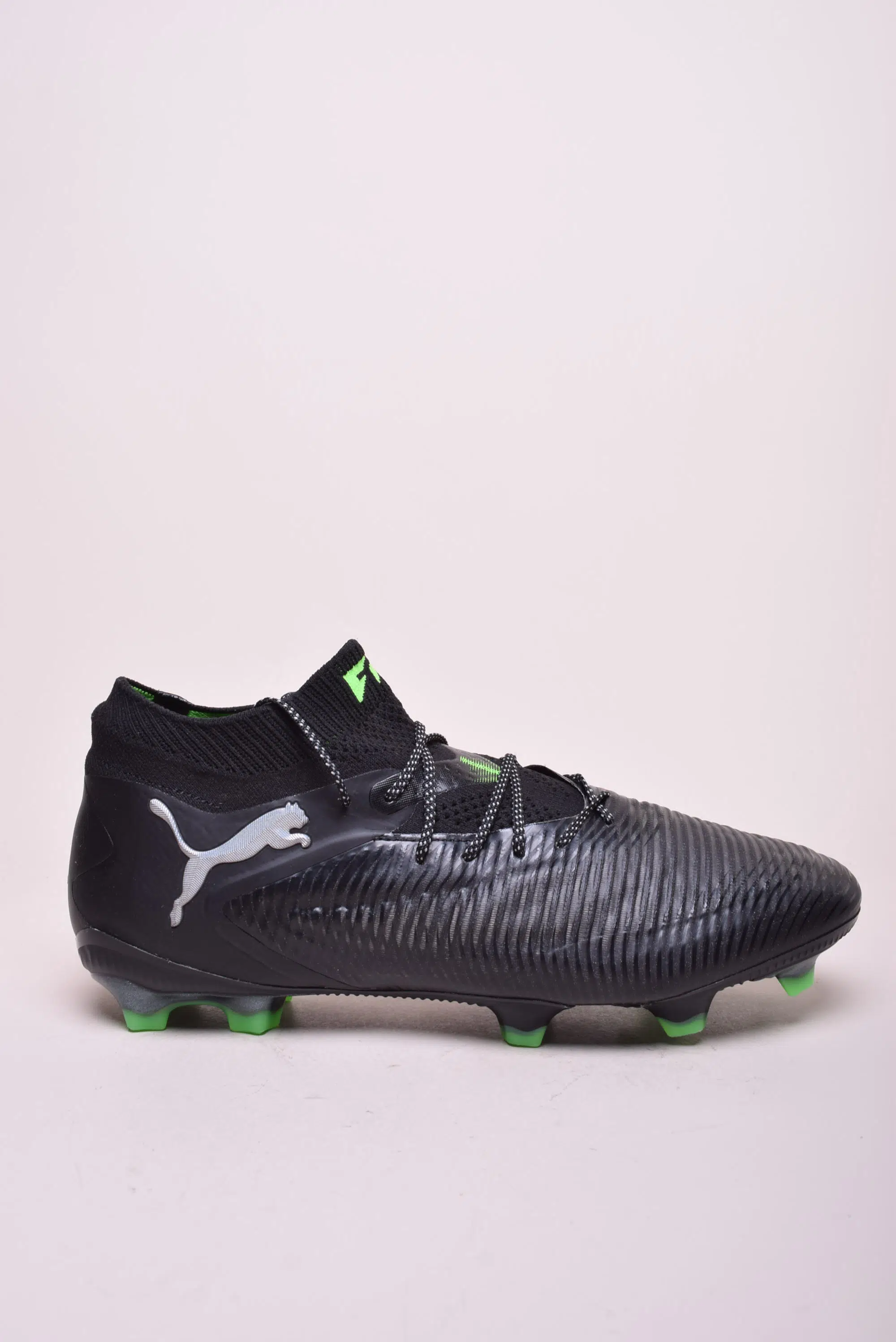 Ghete fotbal barbati Future 8 Ultimate FG