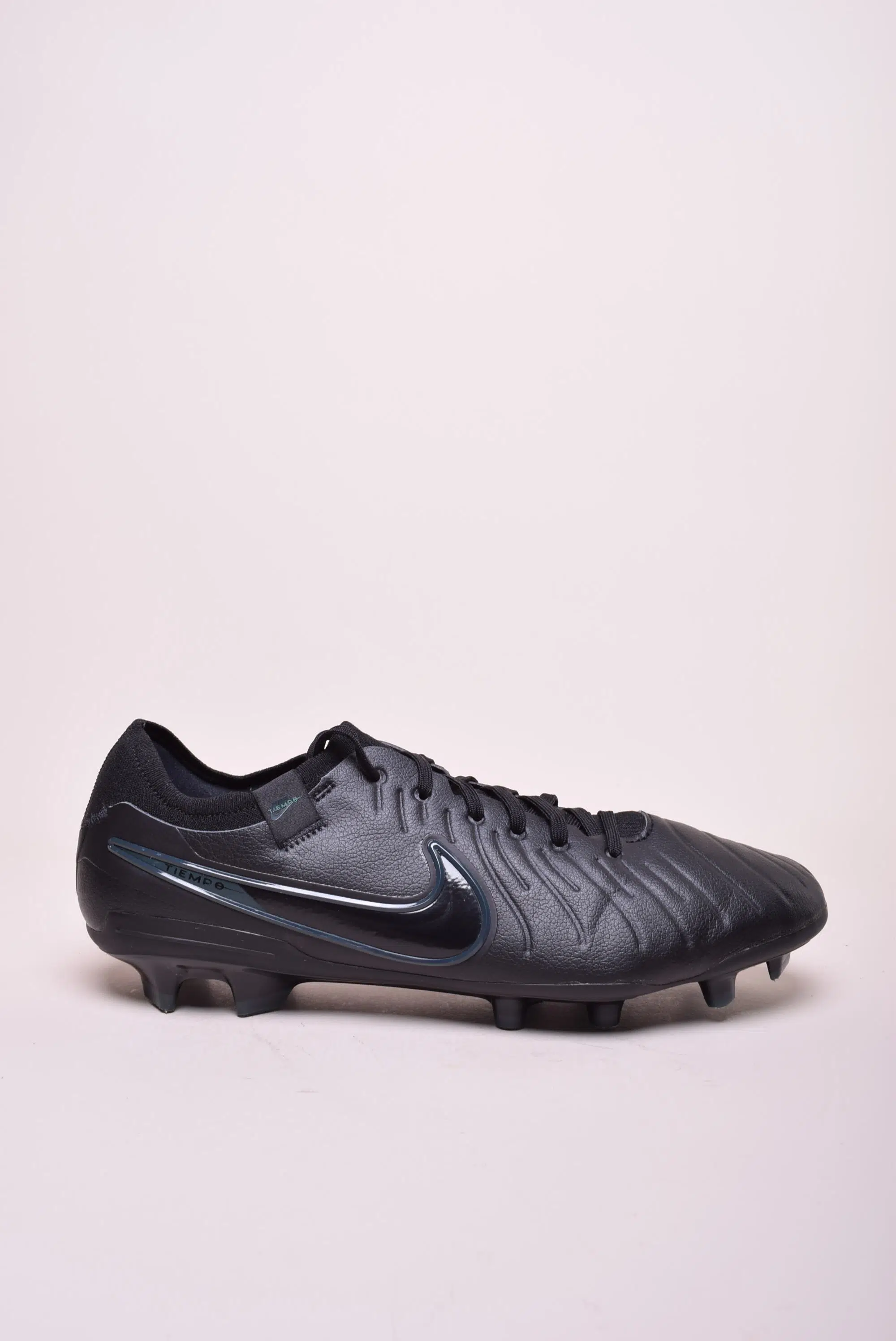 Ghete fotbal barbati Legend 10 Pro FG