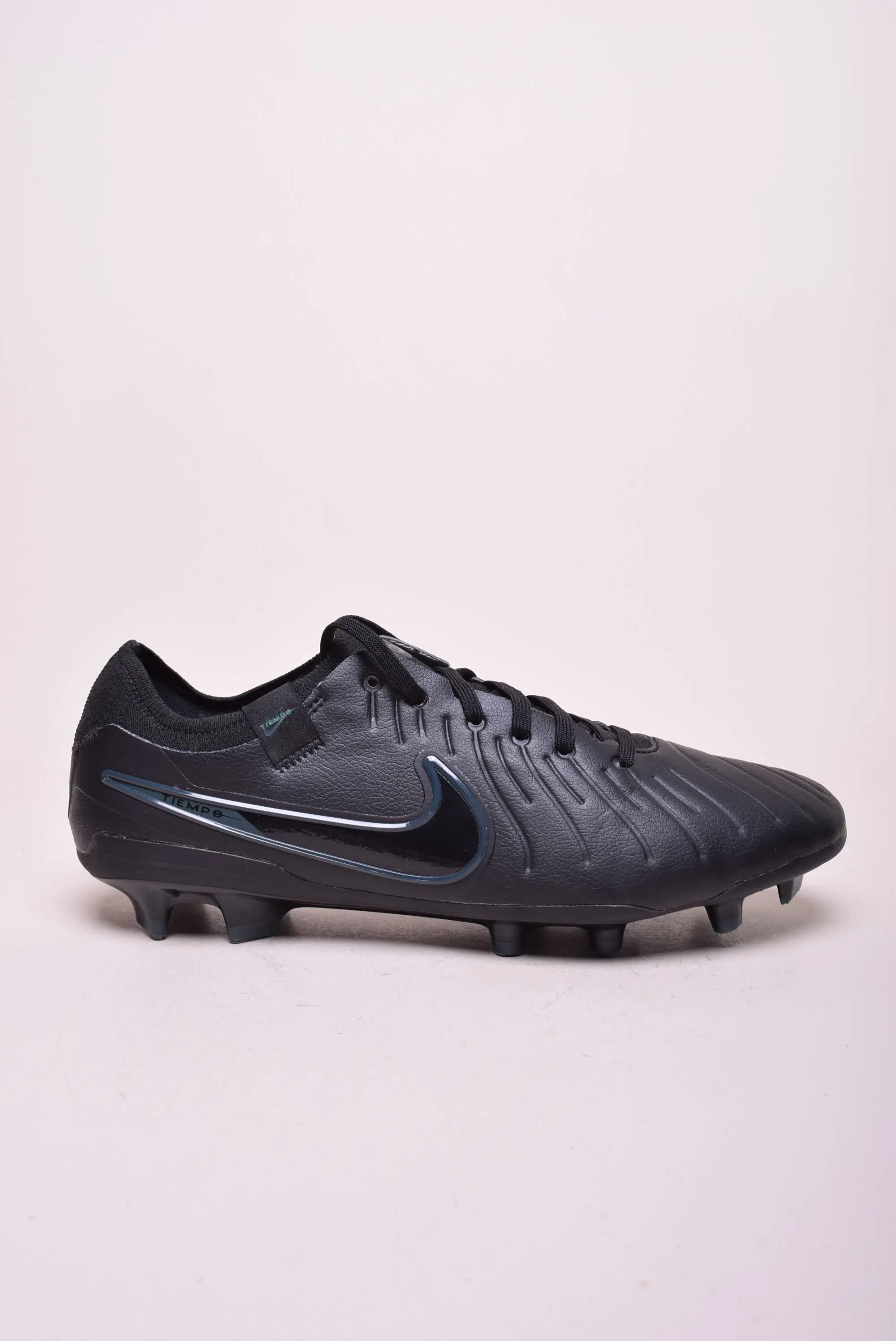 Ghete fotbal barbati Legend 10 Pro FG
