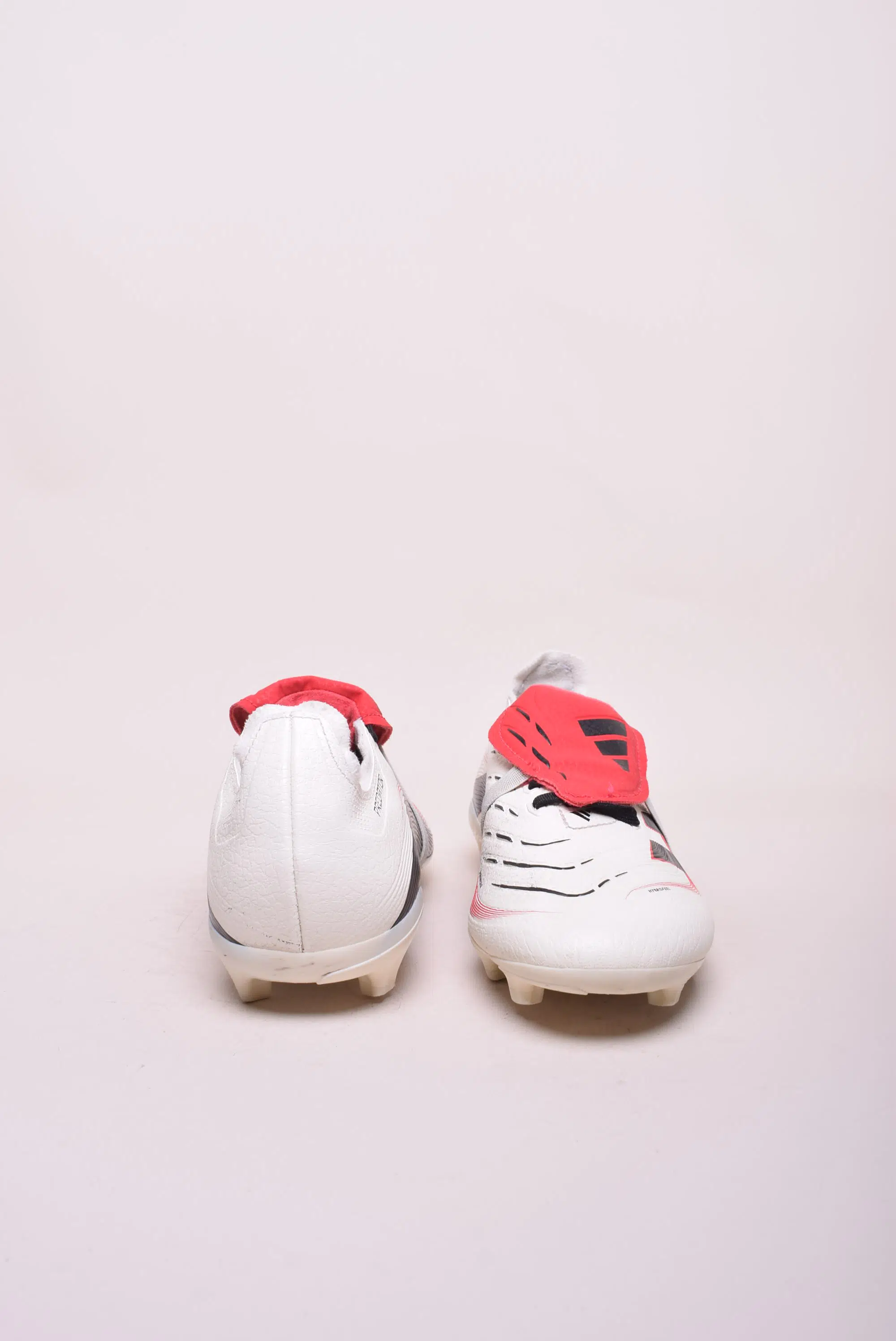 Ghete fotbal barbati Predator [3]