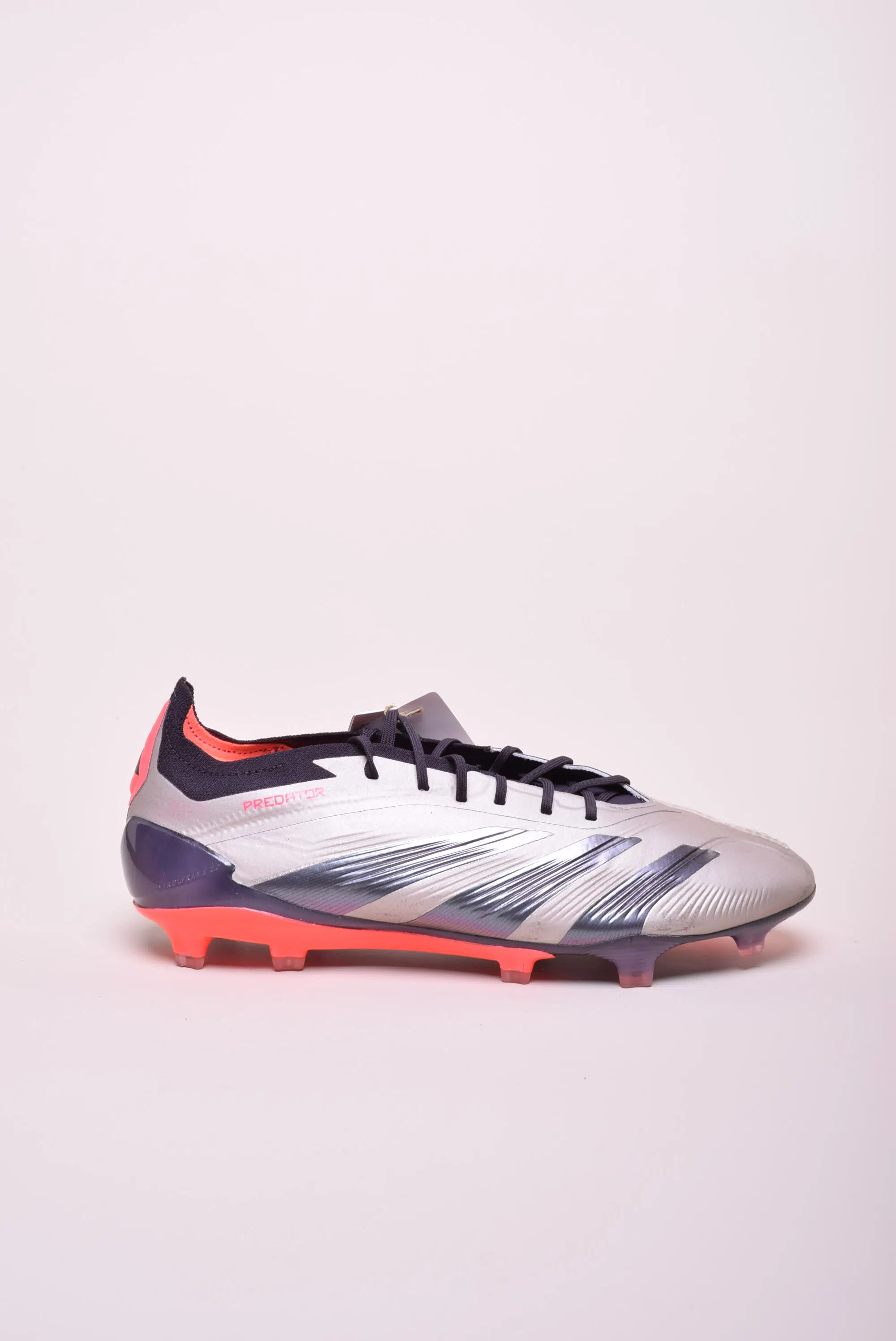 Ghete fotbal barbati Predator Elite FG