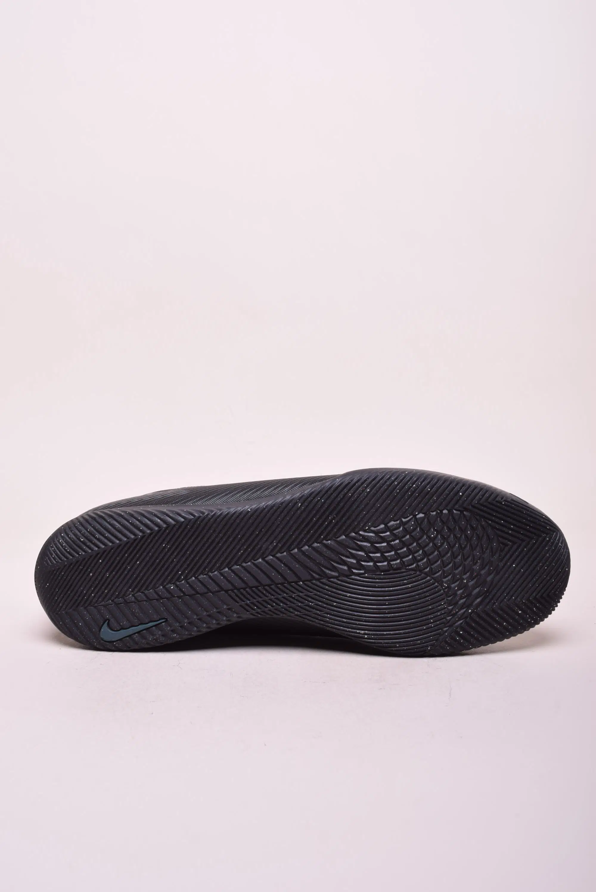 Ghete fotbal barbati Vapor 16 Club IC [2]