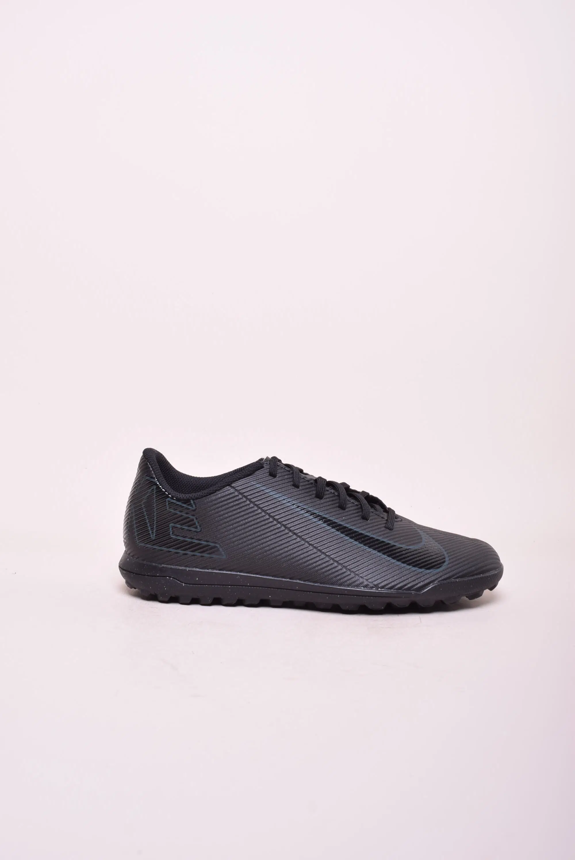 Ghete fotbal barbati Vapor 16 Club TF
