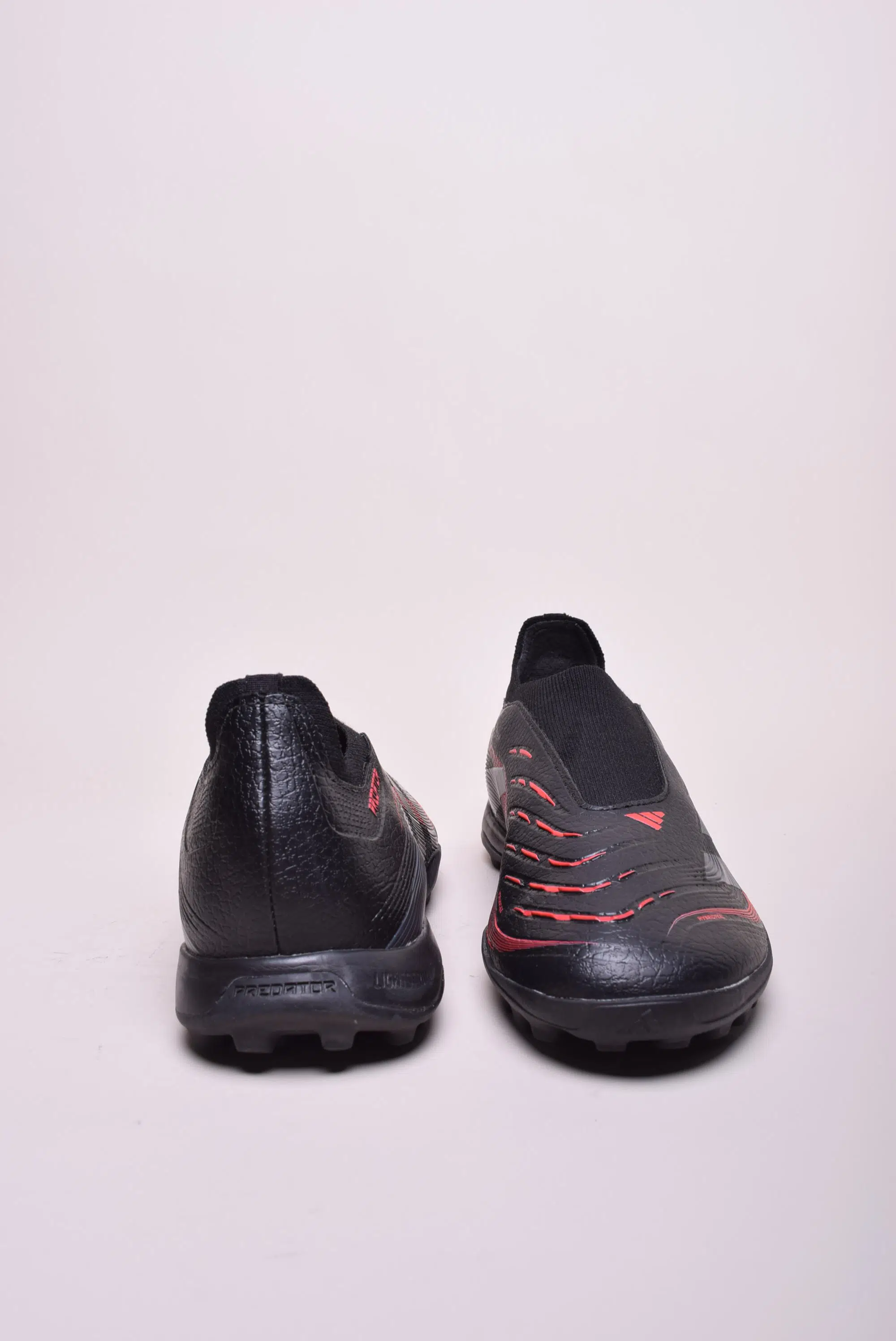 Ghete fotbal copii Predator League Laceless Turf [3]