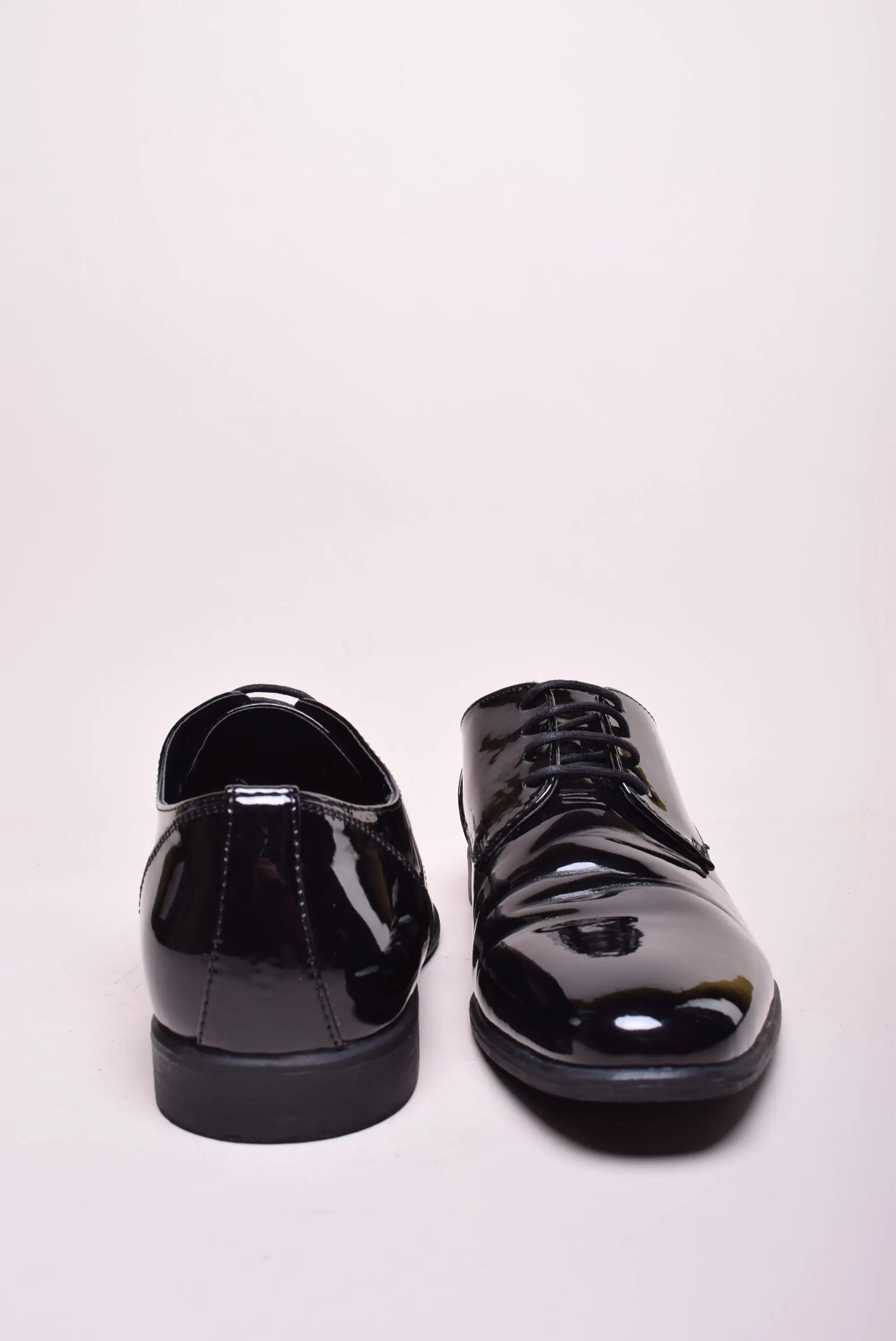 Pantofi barbati lacuiti [3]