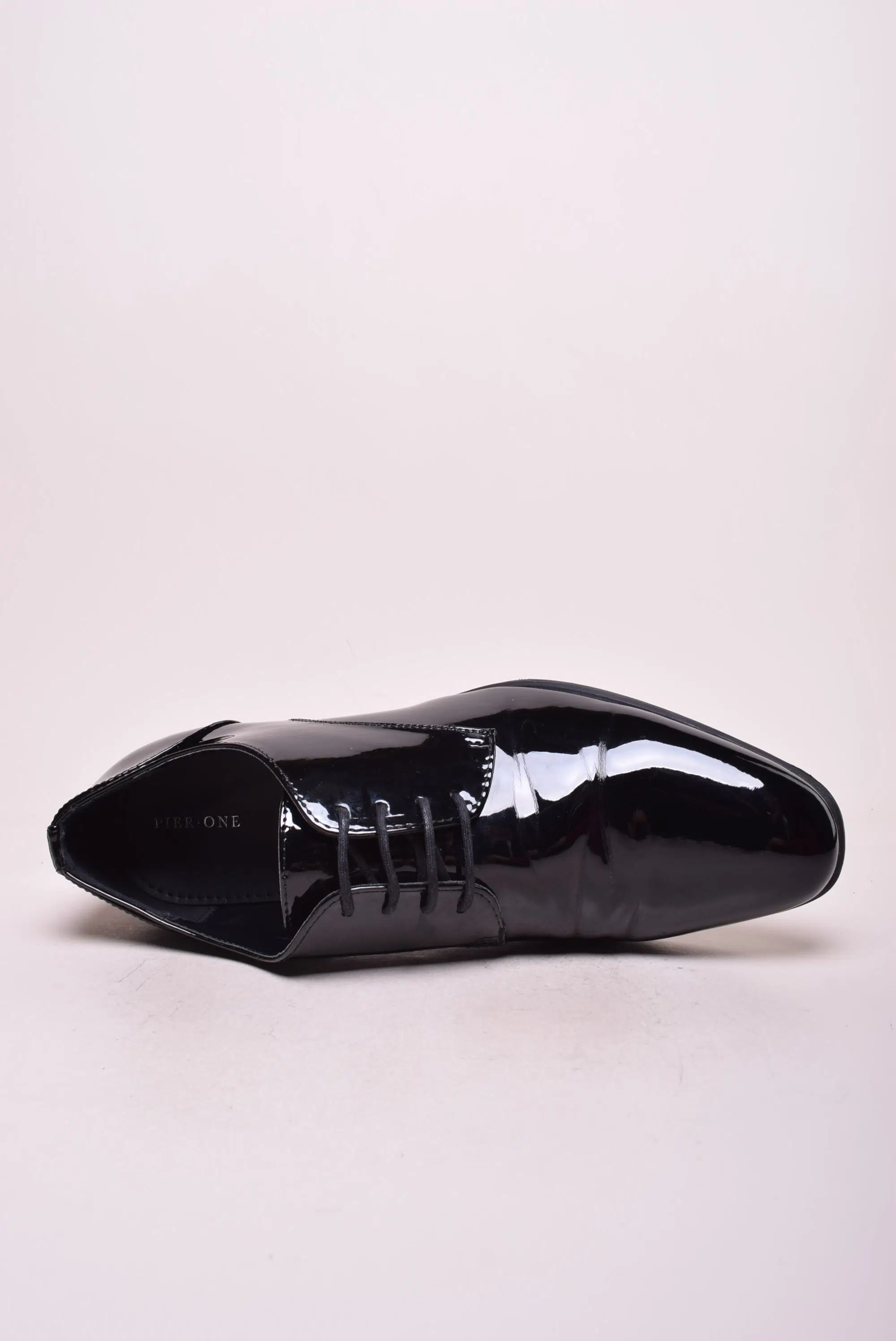 Pantofi barbati lacuiti [4]