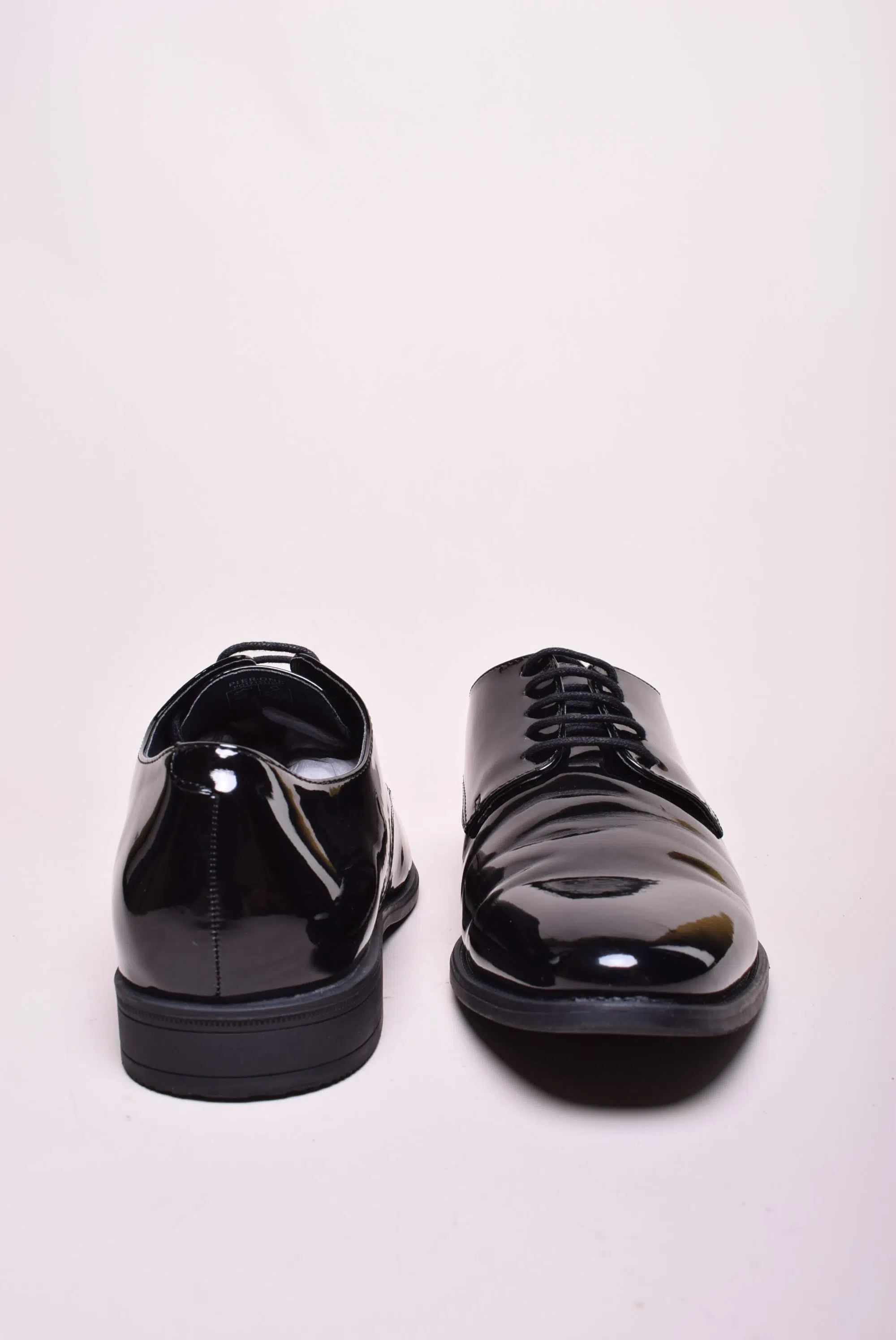 Pantofi barbati lacuiti [3]