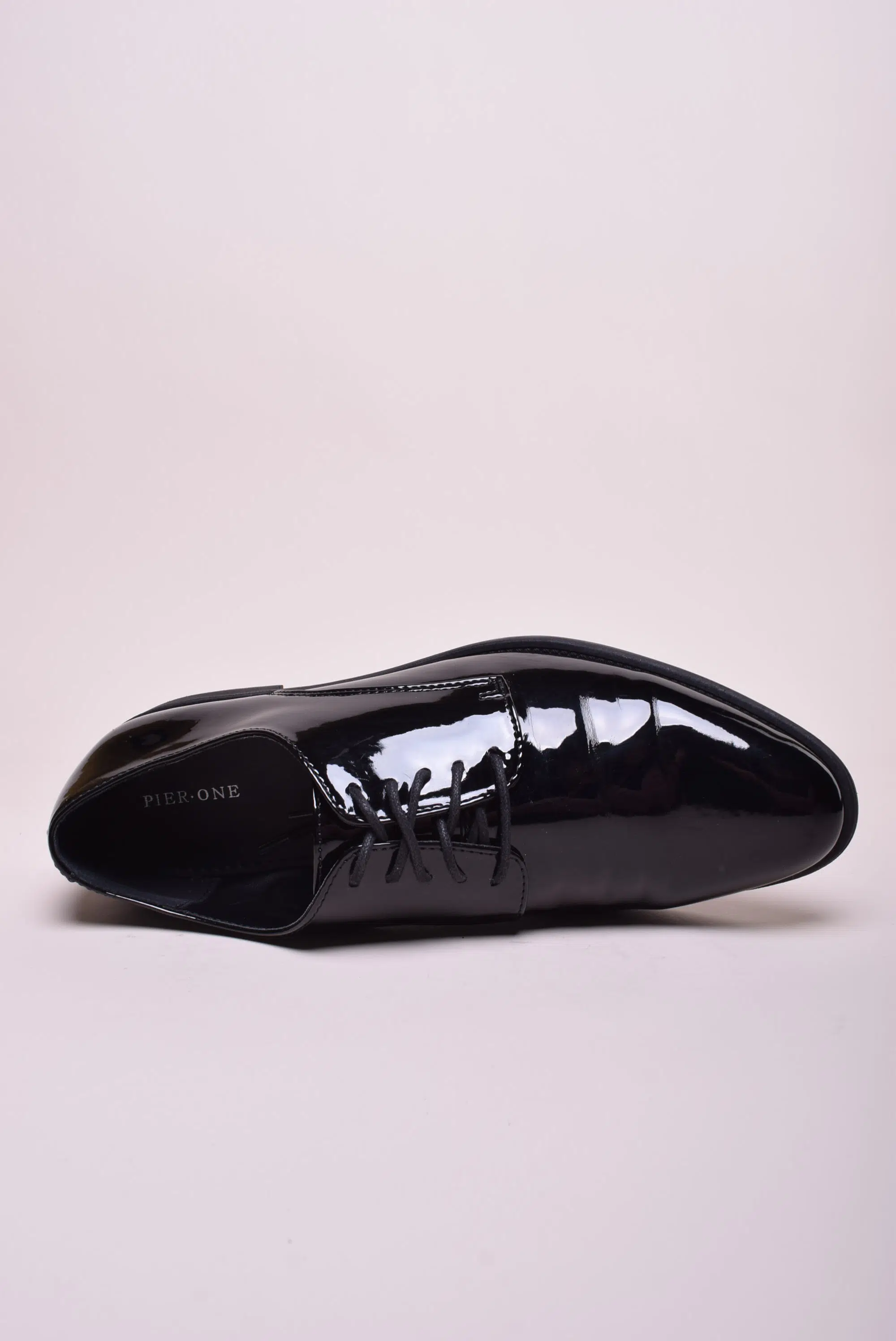 Pantofi barbati lacuiti [4]