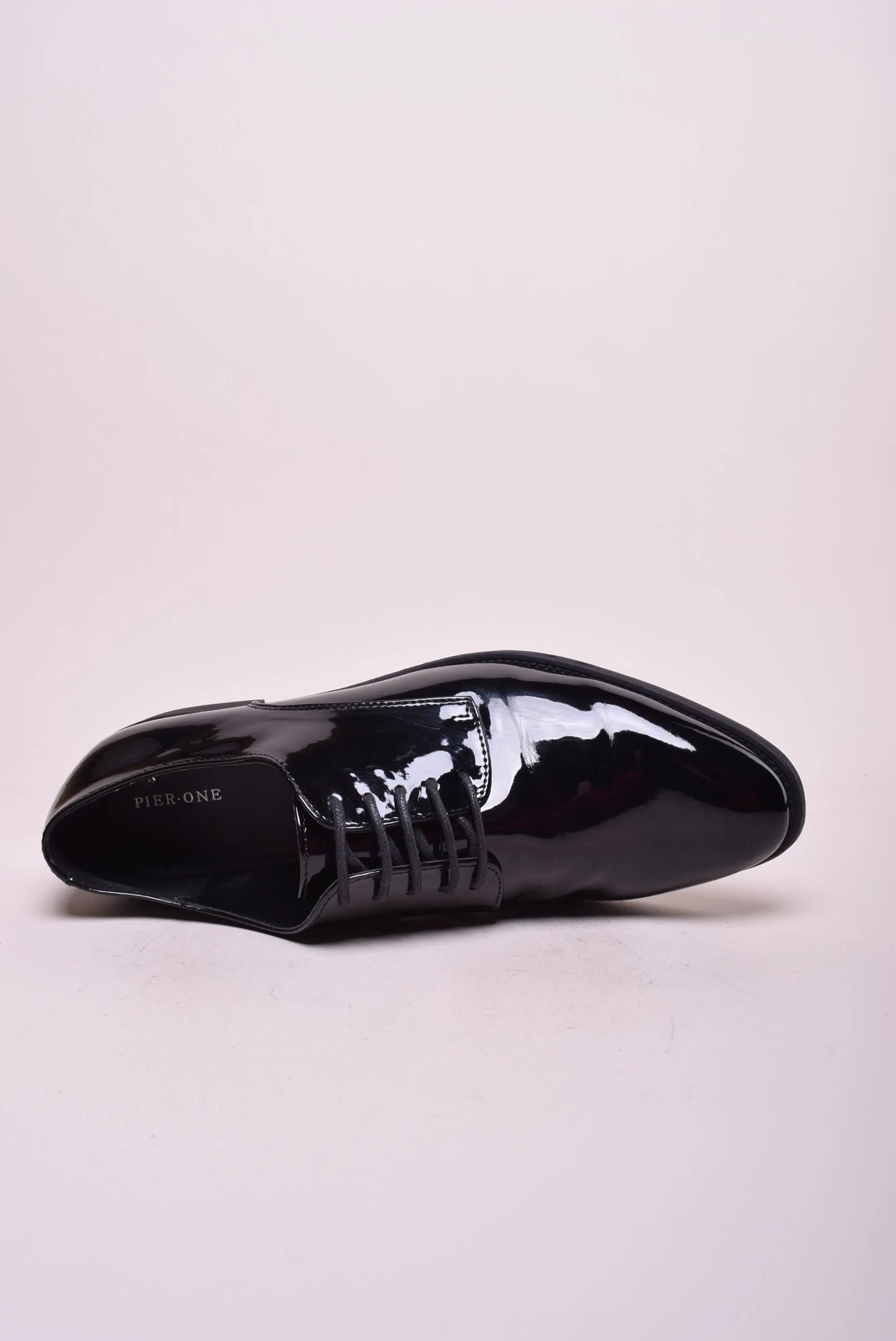 Pantofi barbati lacuiti [4]