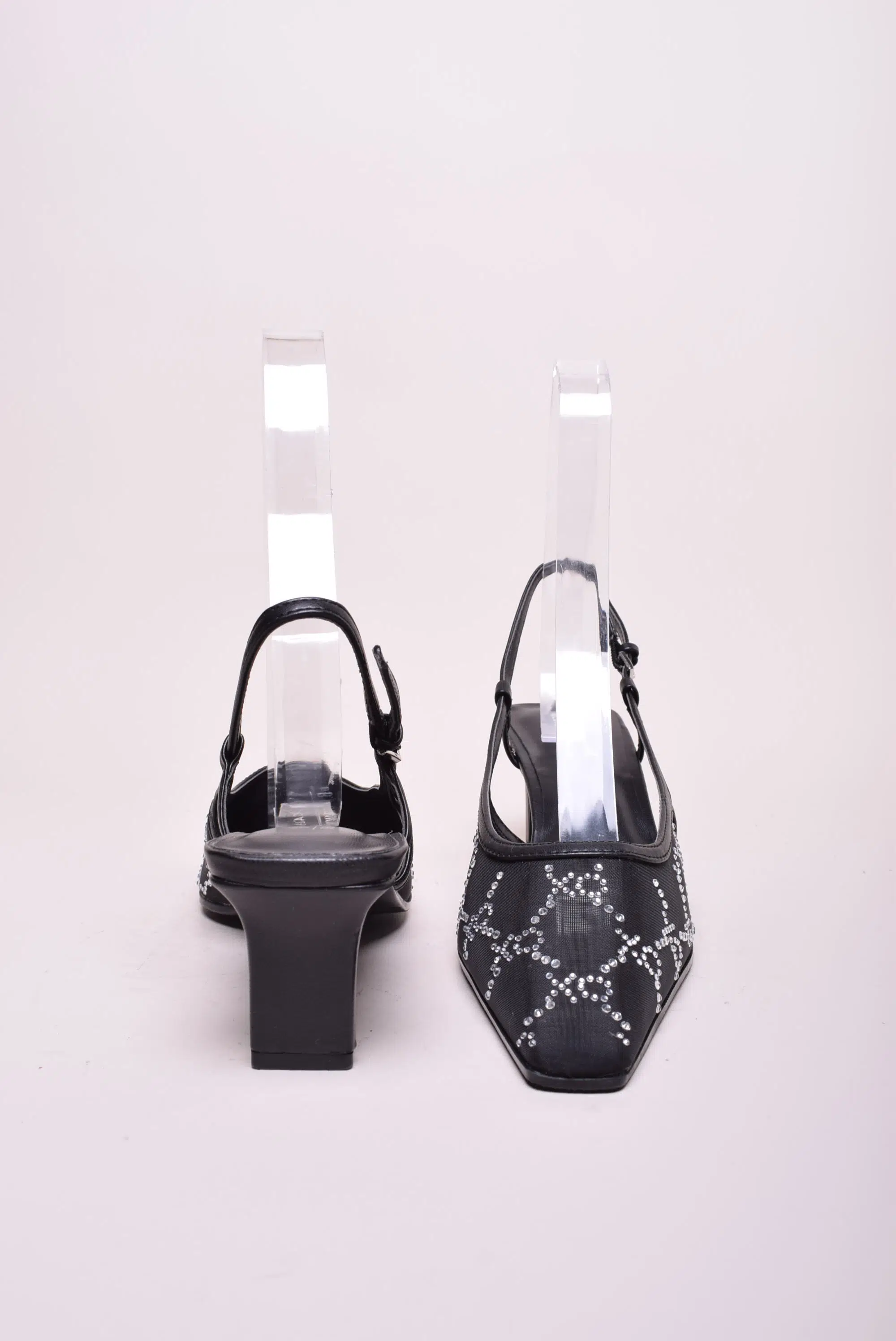 Pantofi dama cu pietricele, decupati in spate [3]