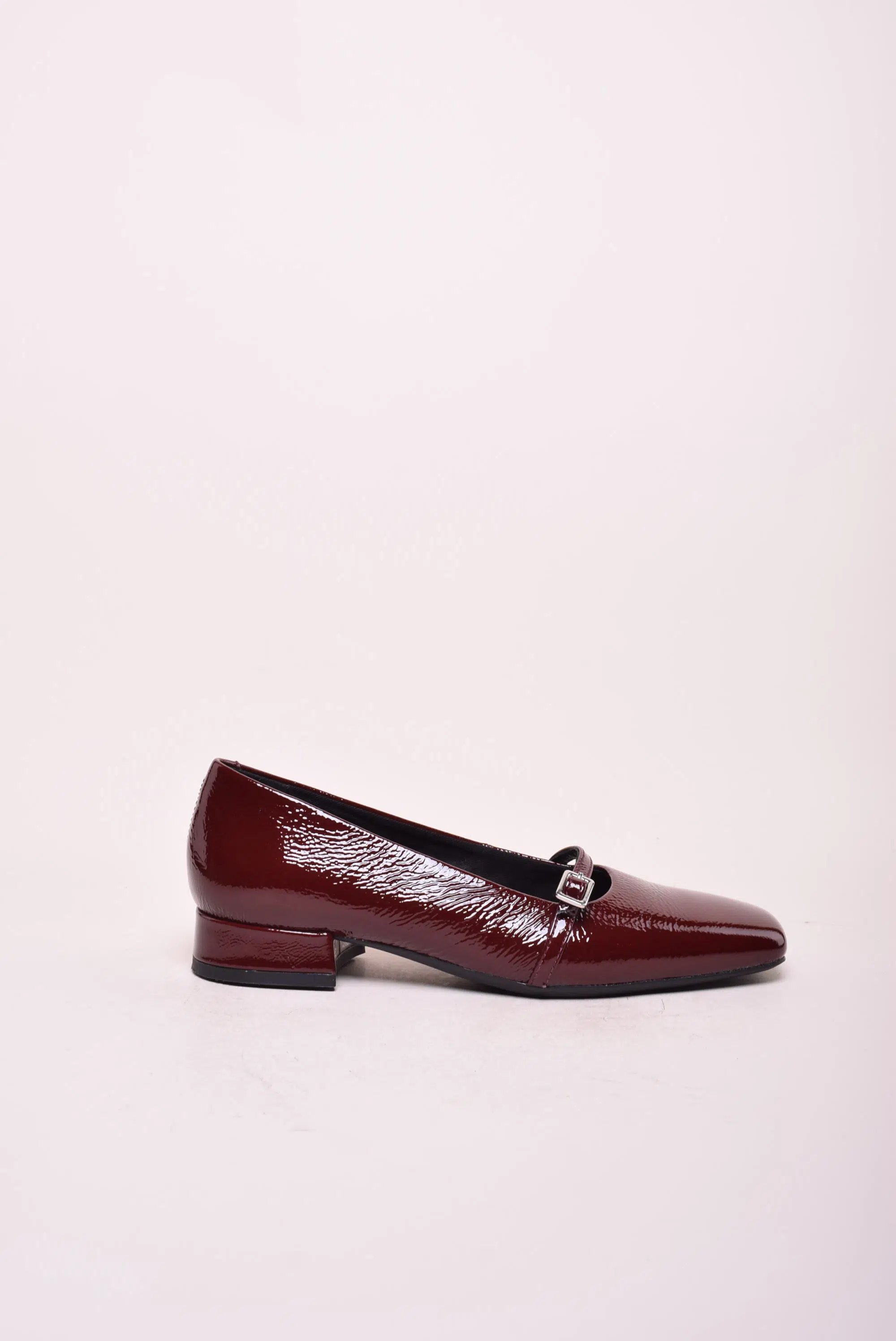 Pantofi dama lacuiti
