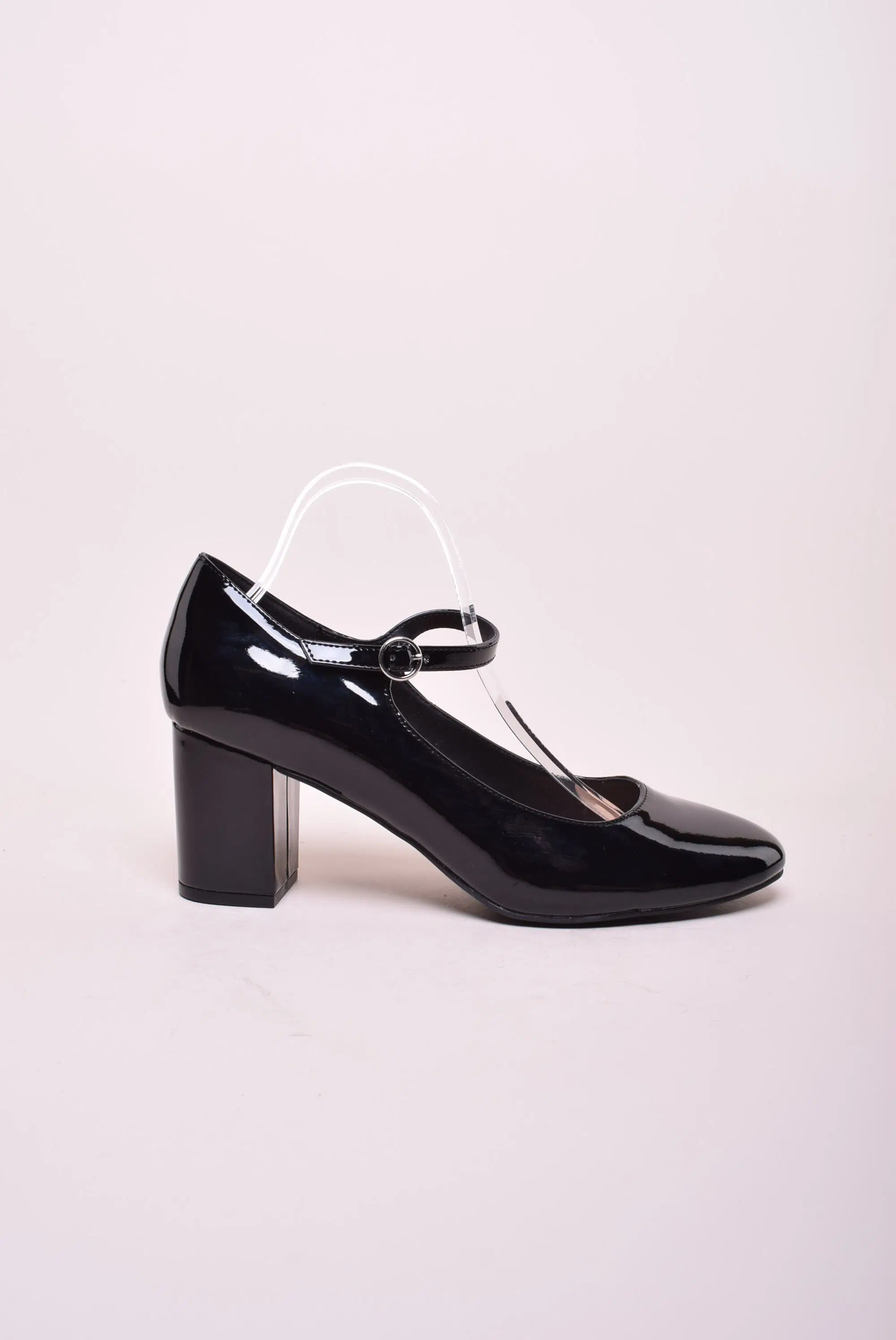 Pantofi dama lacuiti