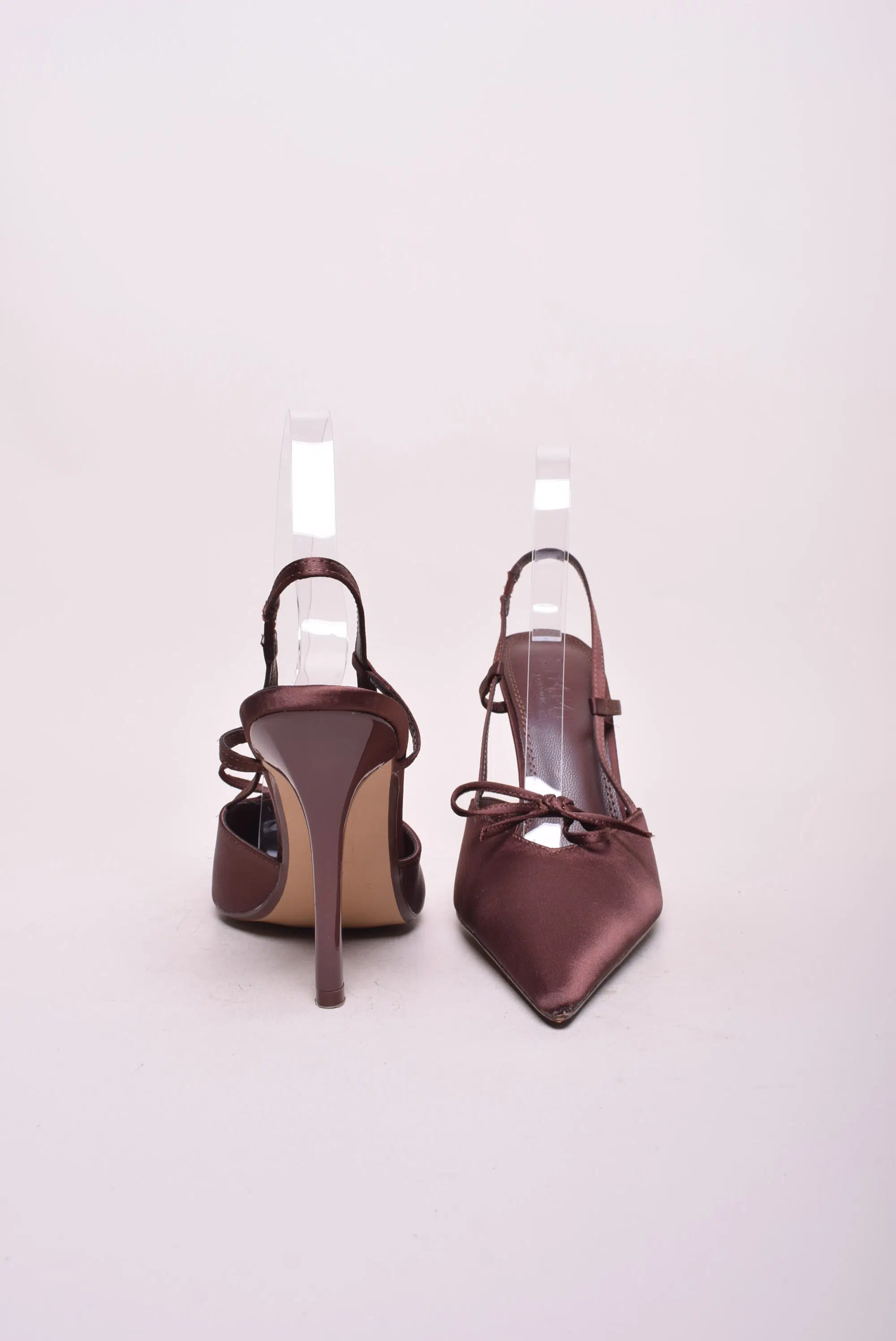 Pantofi dama stiletto decupati in spate [3]