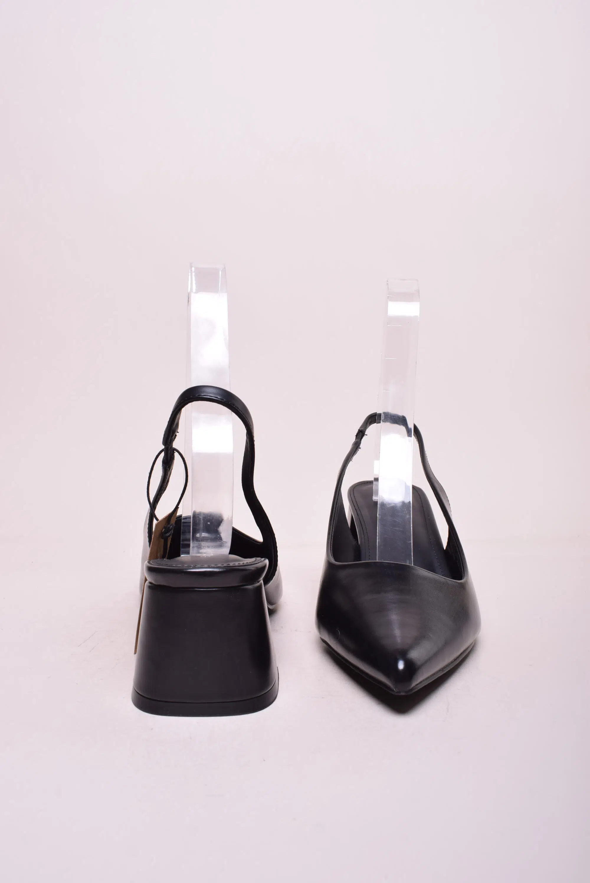 Pantofi dama stiletto decupati in spate [3]