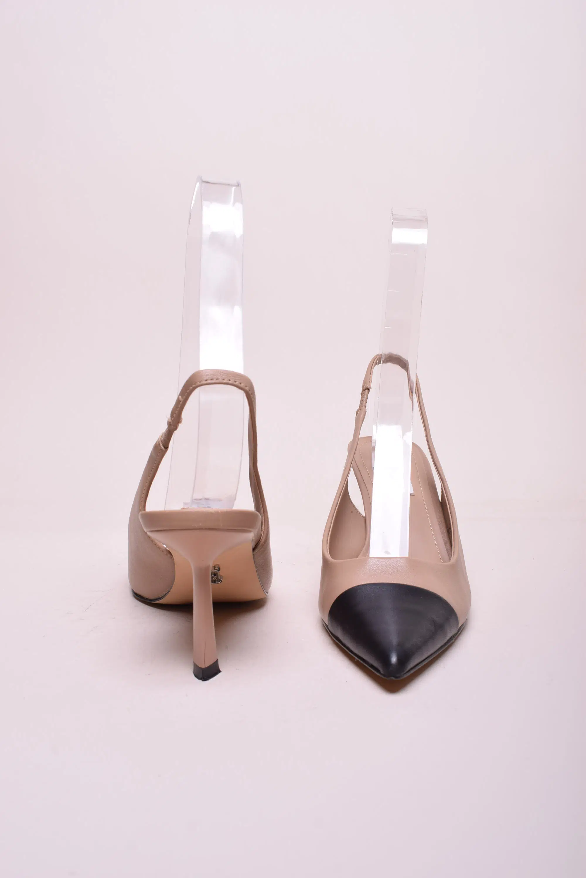 Pantofi dama stiletto decupati in spate [3]