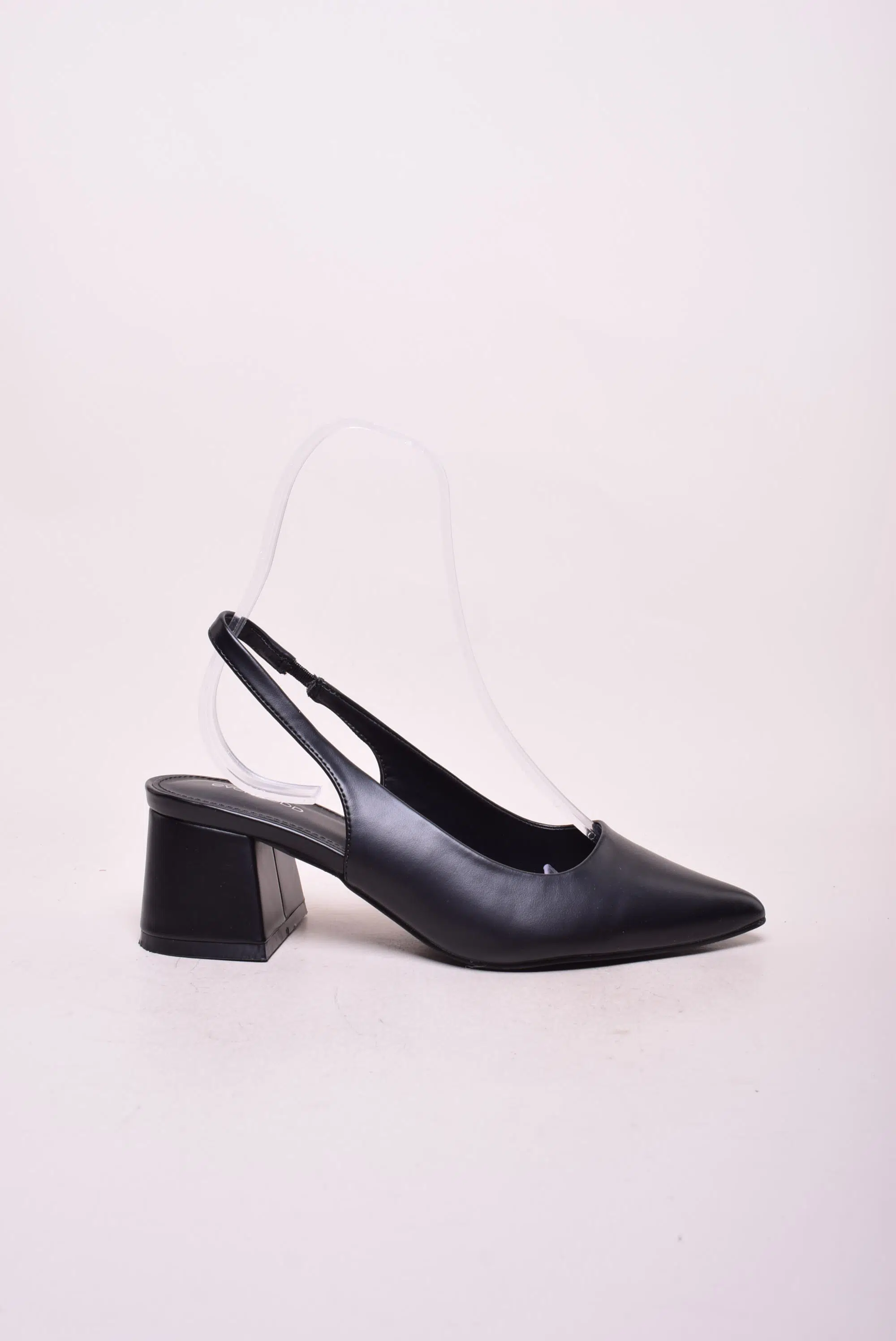 Pantofi dama stiletto decupati in spate