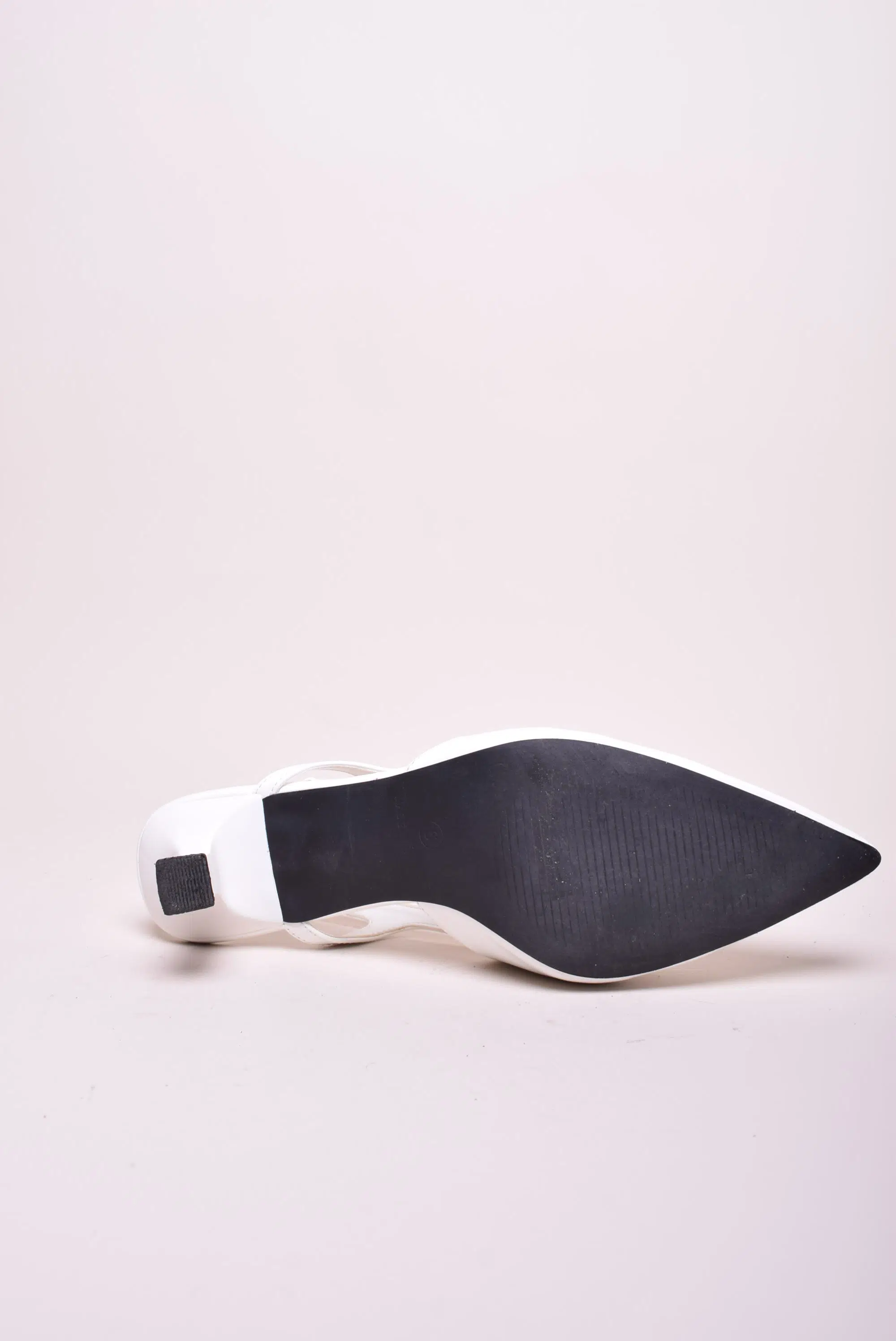 Pantofi dama stiletto decupati la spate [2]