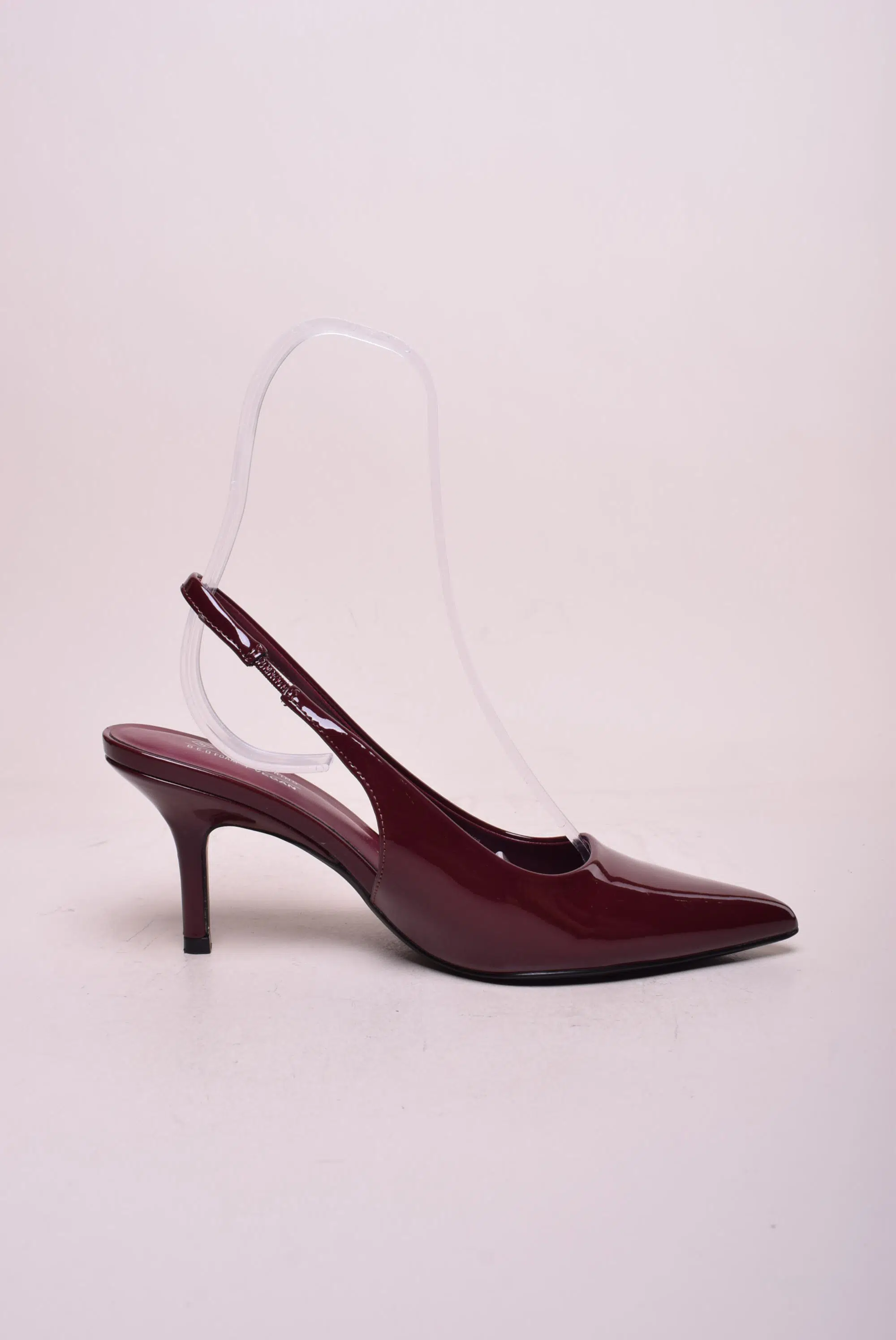 Pantofi dama stiletto lacuiti, decupati in spate [4]