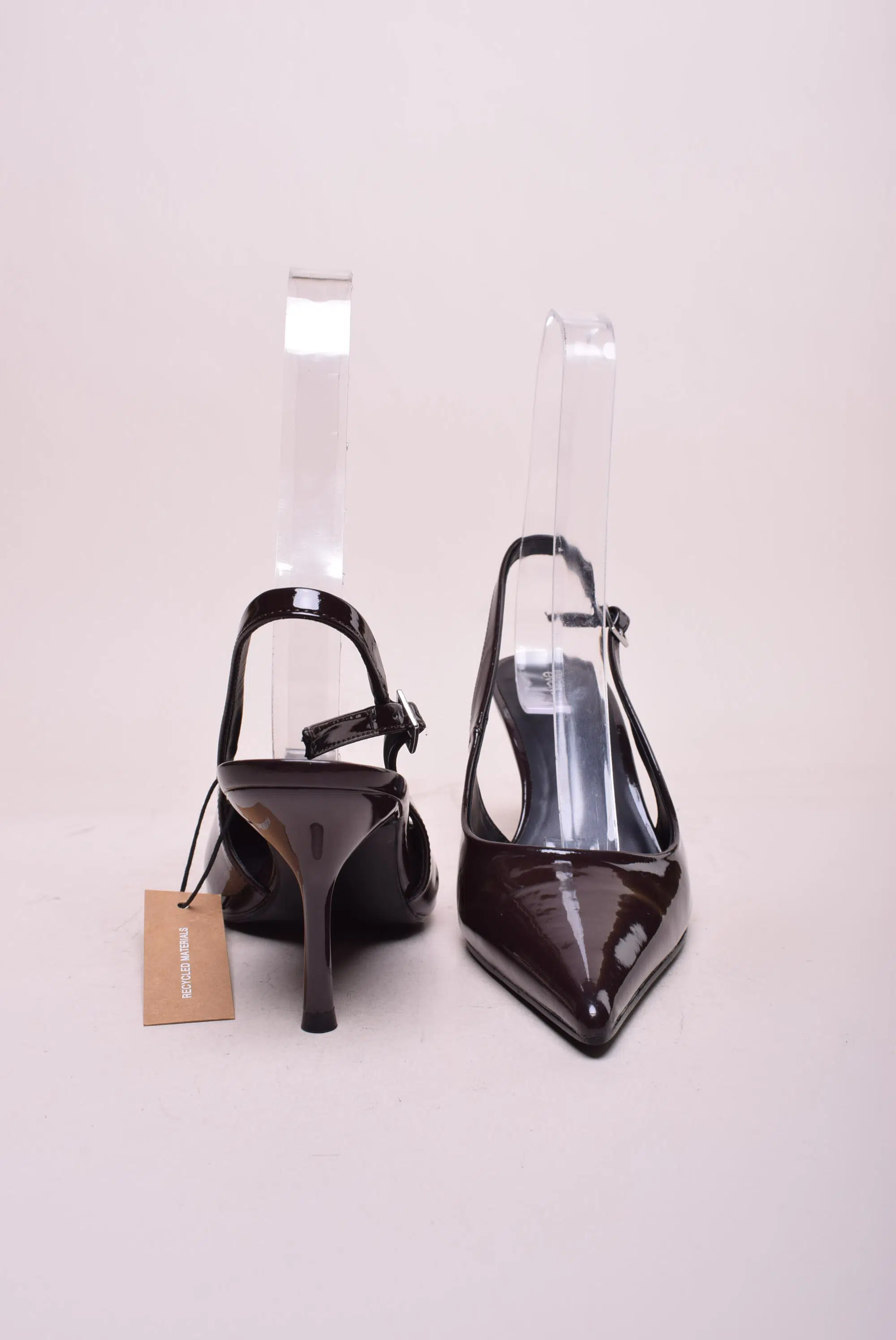 Pantofi dama stiletto lacuiti, decupati in spate [3]