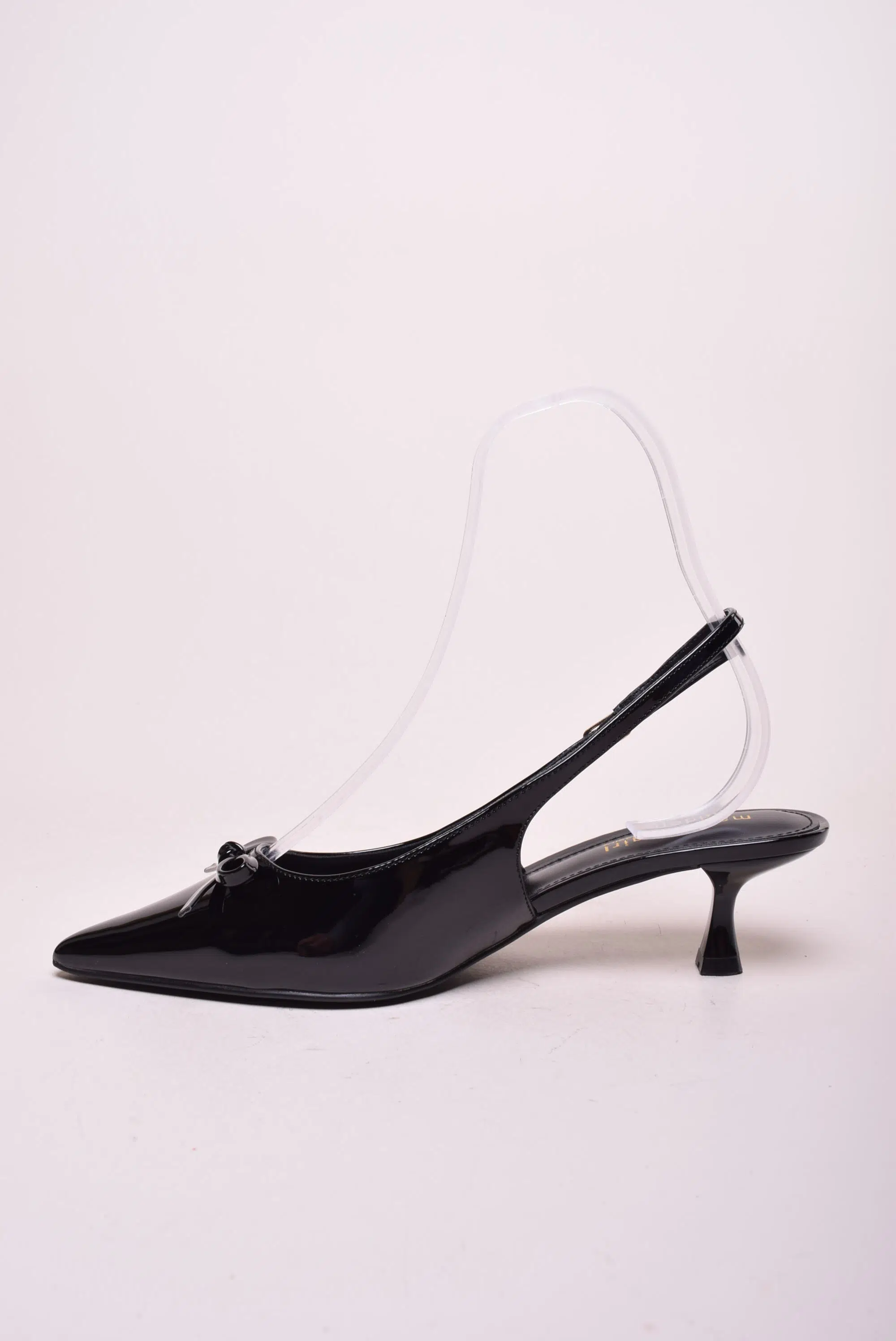 Pantofi dama stiletto lacuiti, decupati in spate [4]