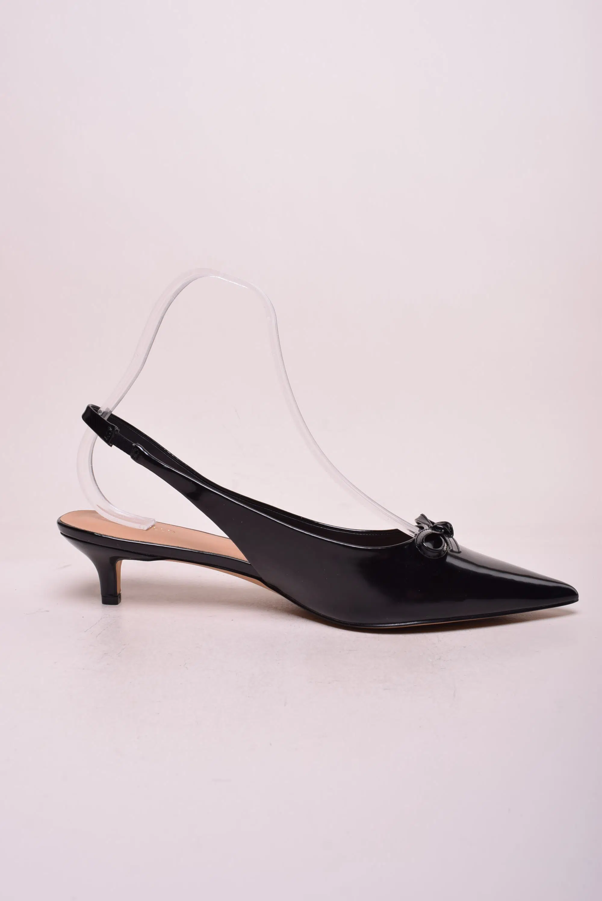 Pantofi dama stiletto lacuiti, decupati in spate [4]