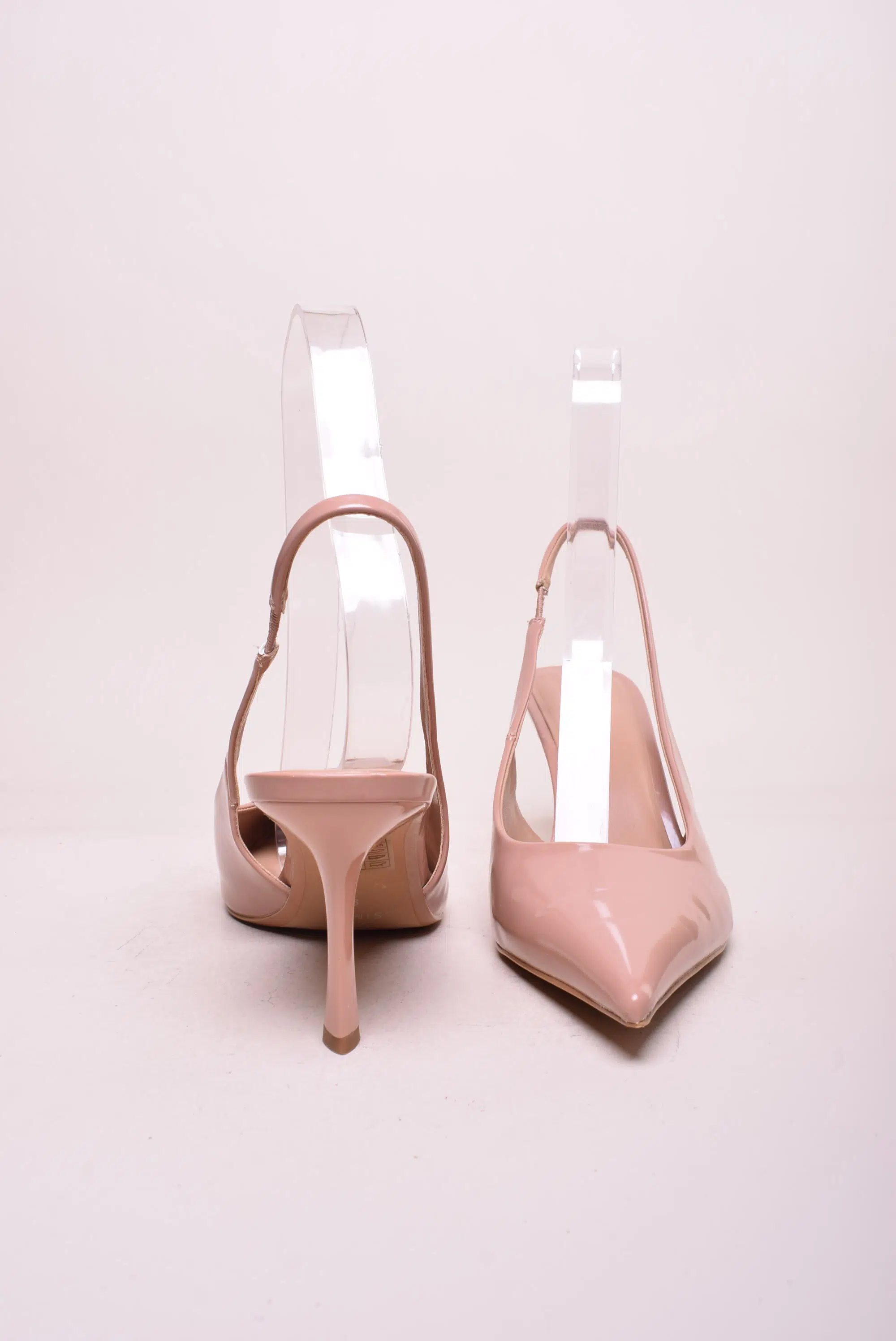 Pantofi dama stiletto lacuiti, decupati in spate [3]