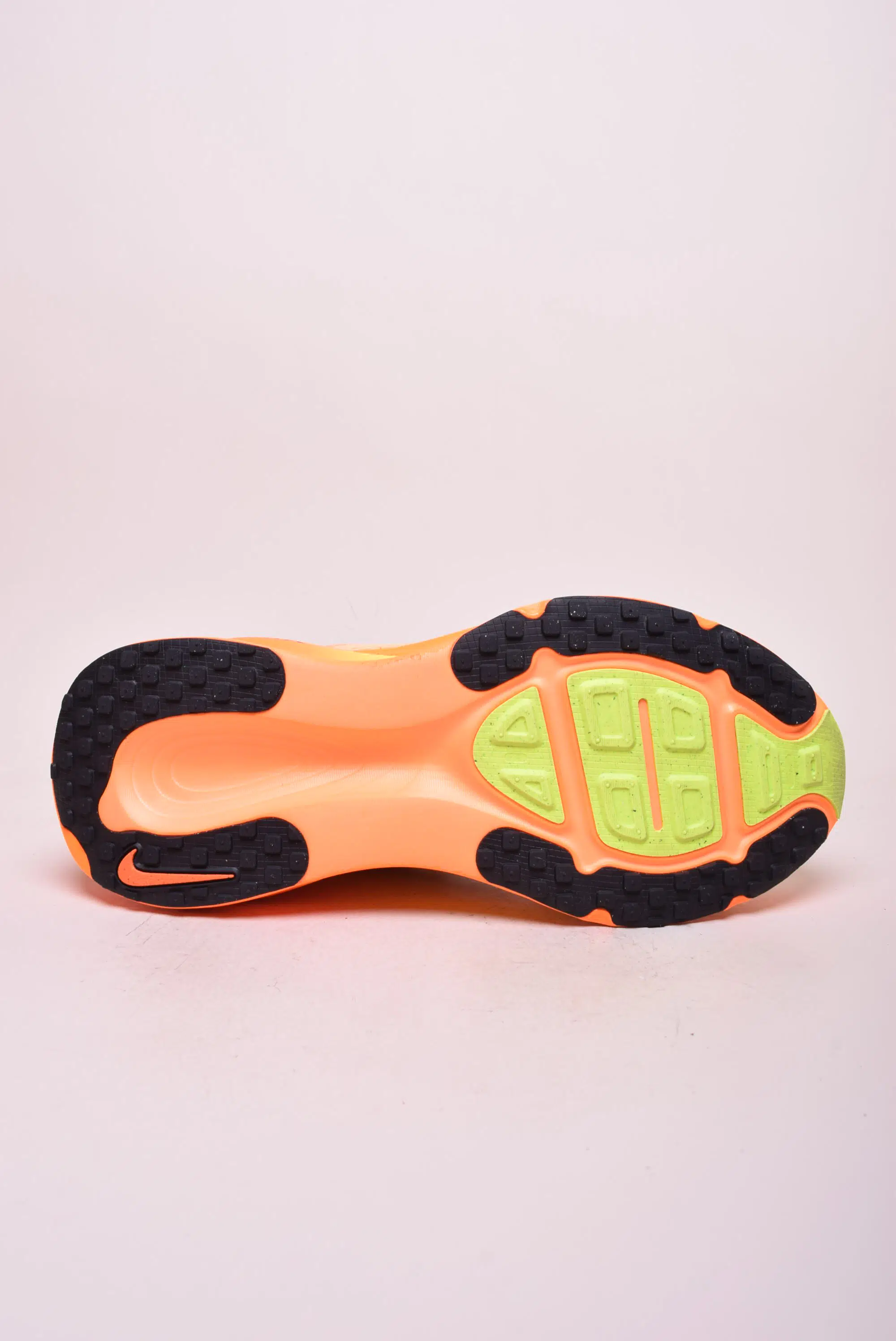 Pantofi sport barbati Vomero 18 [2]