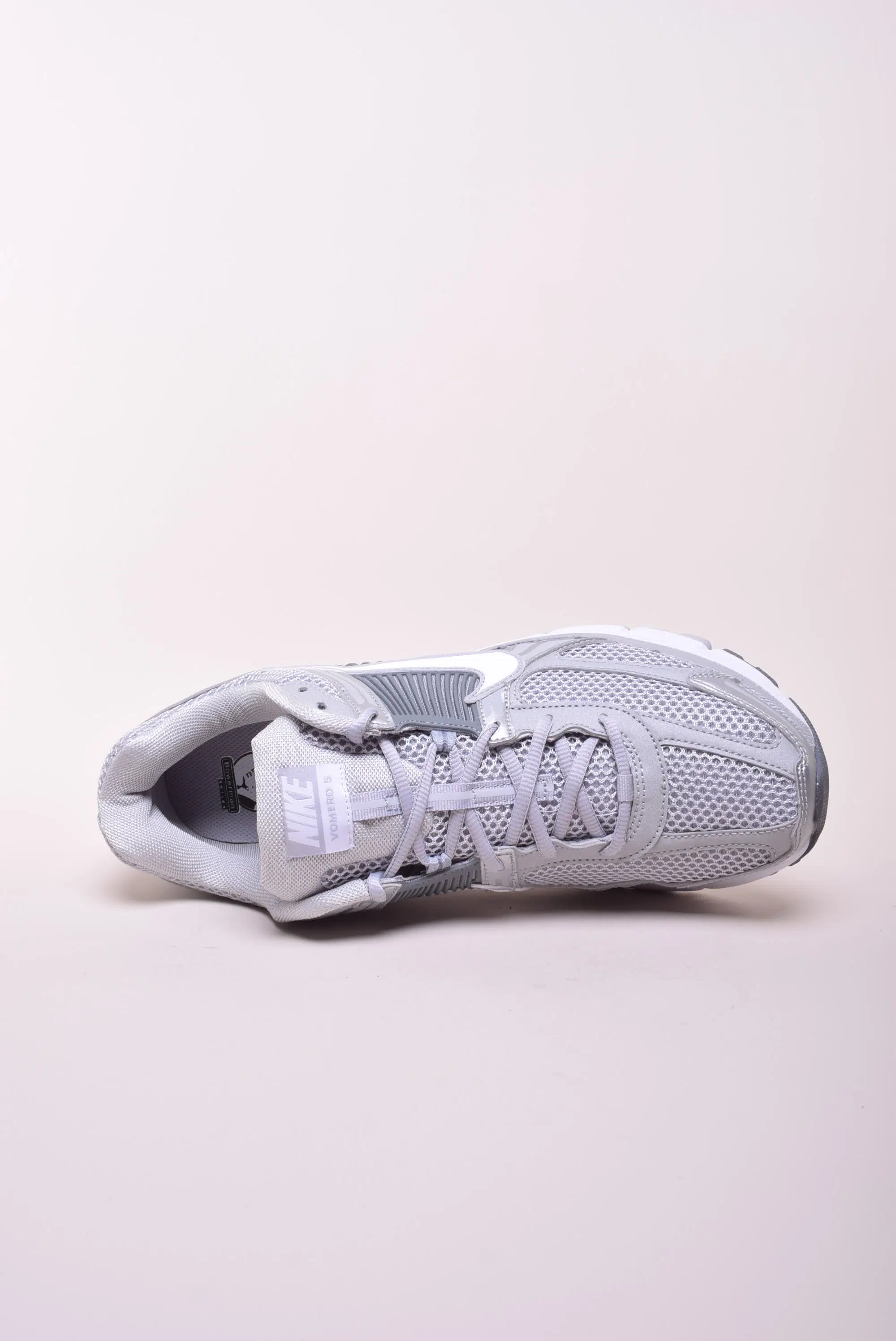 Pantofi sport barbati Vomero 5 [4]