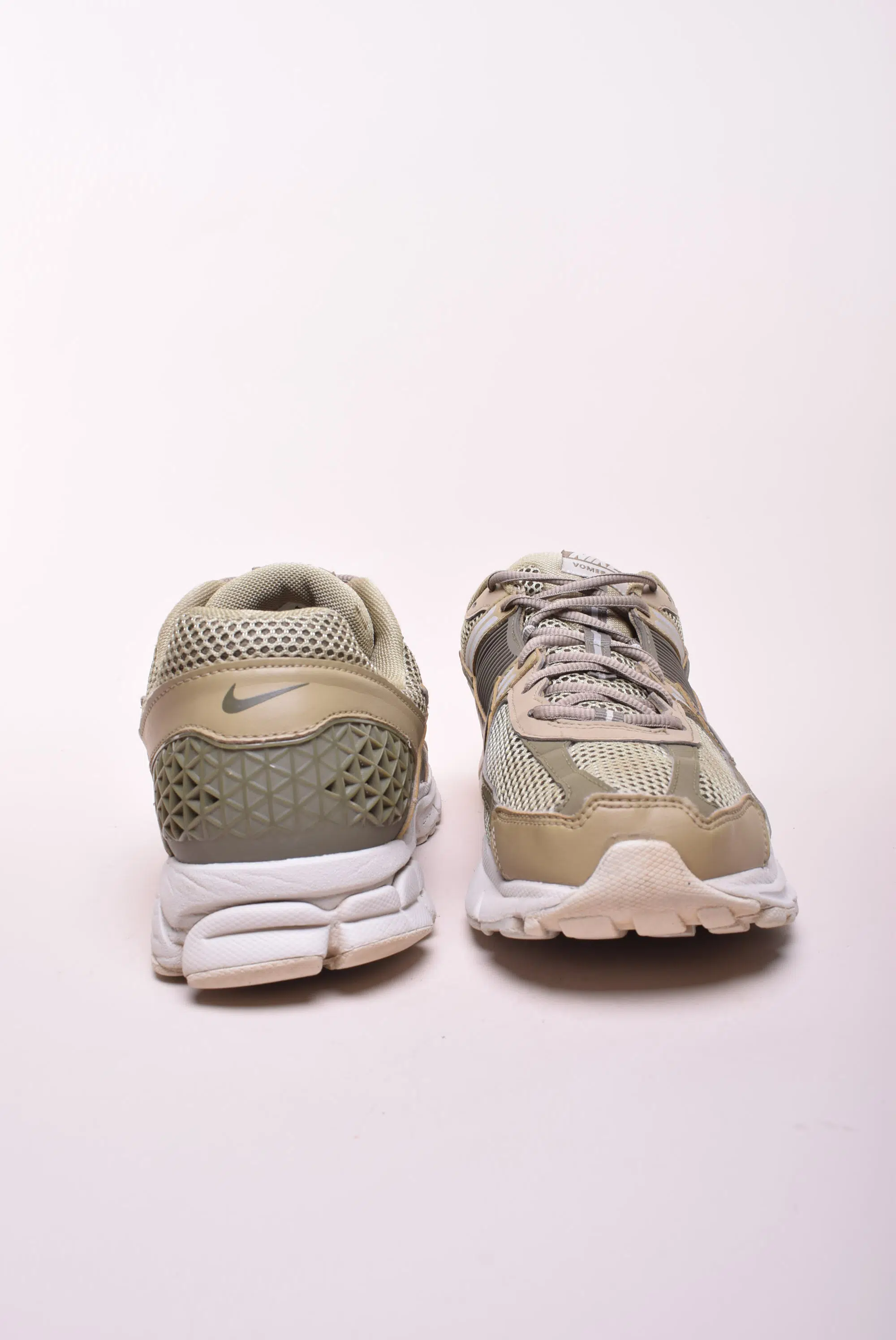 Pantofi sport barbati Vomero 5 [3]