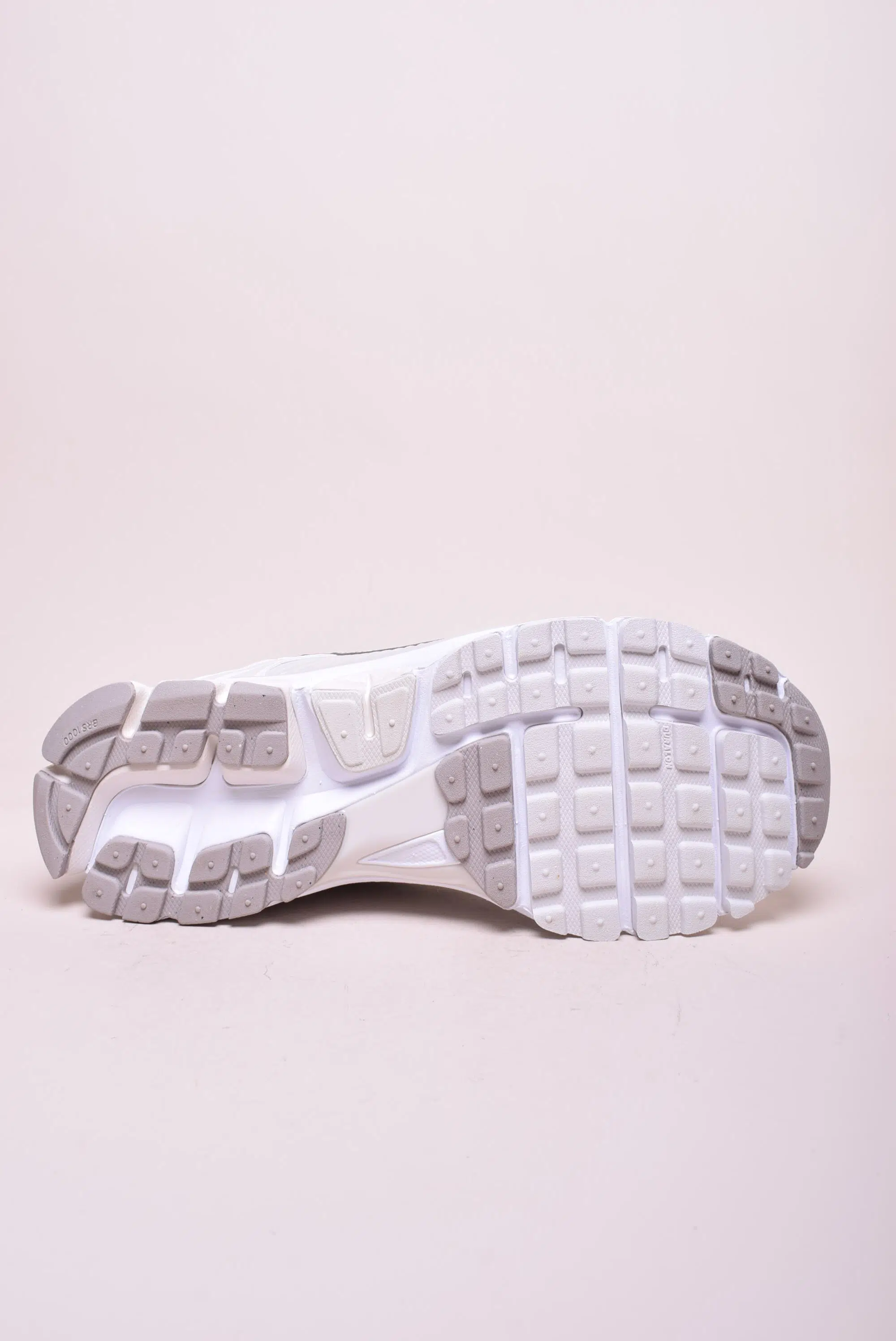 Pantofi sport barbati Vomero 5 [2]