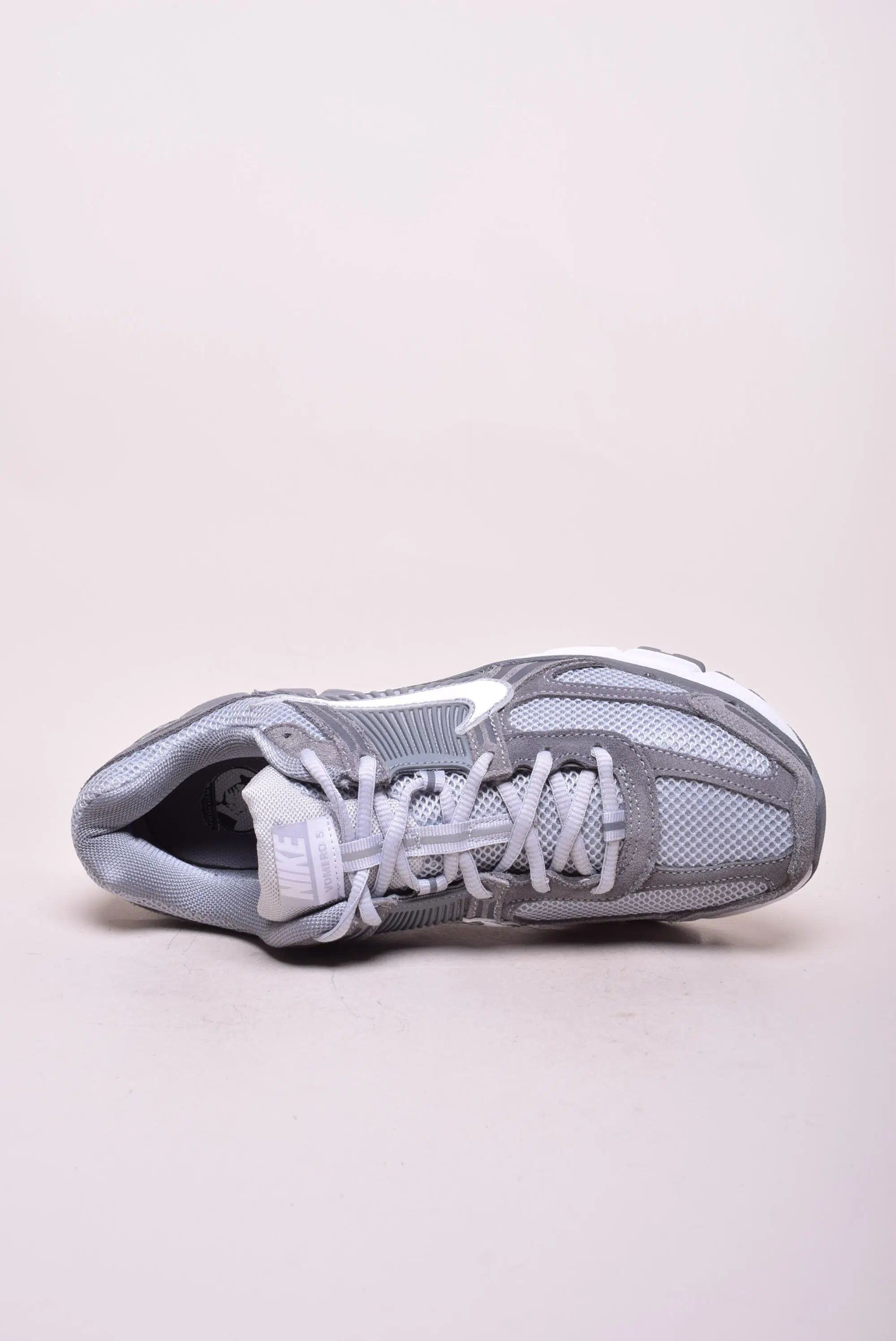 Pantofi sport barbati Vomero 5 [4]