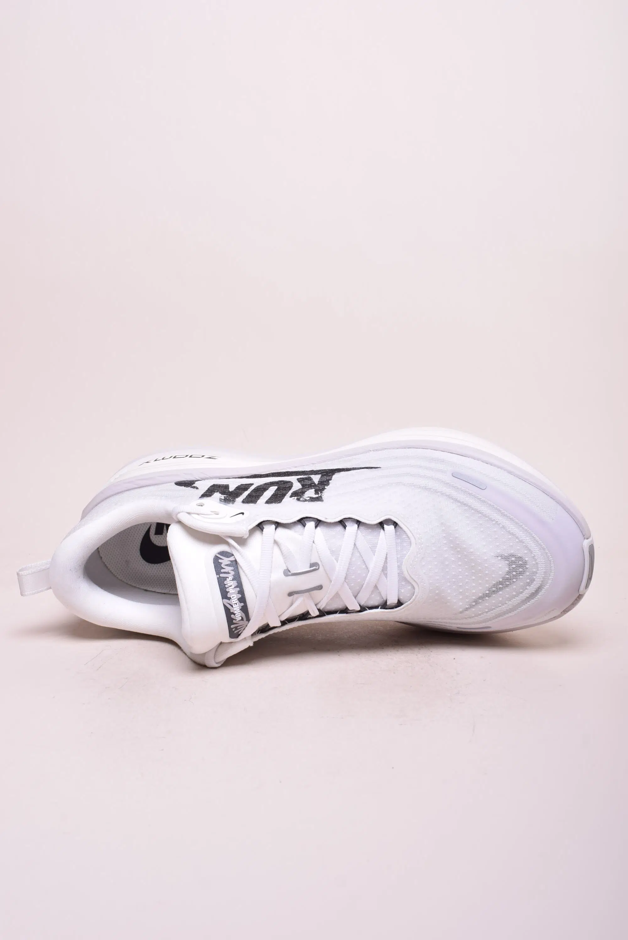 Pantofi sport barbati Vomero Plus [4]