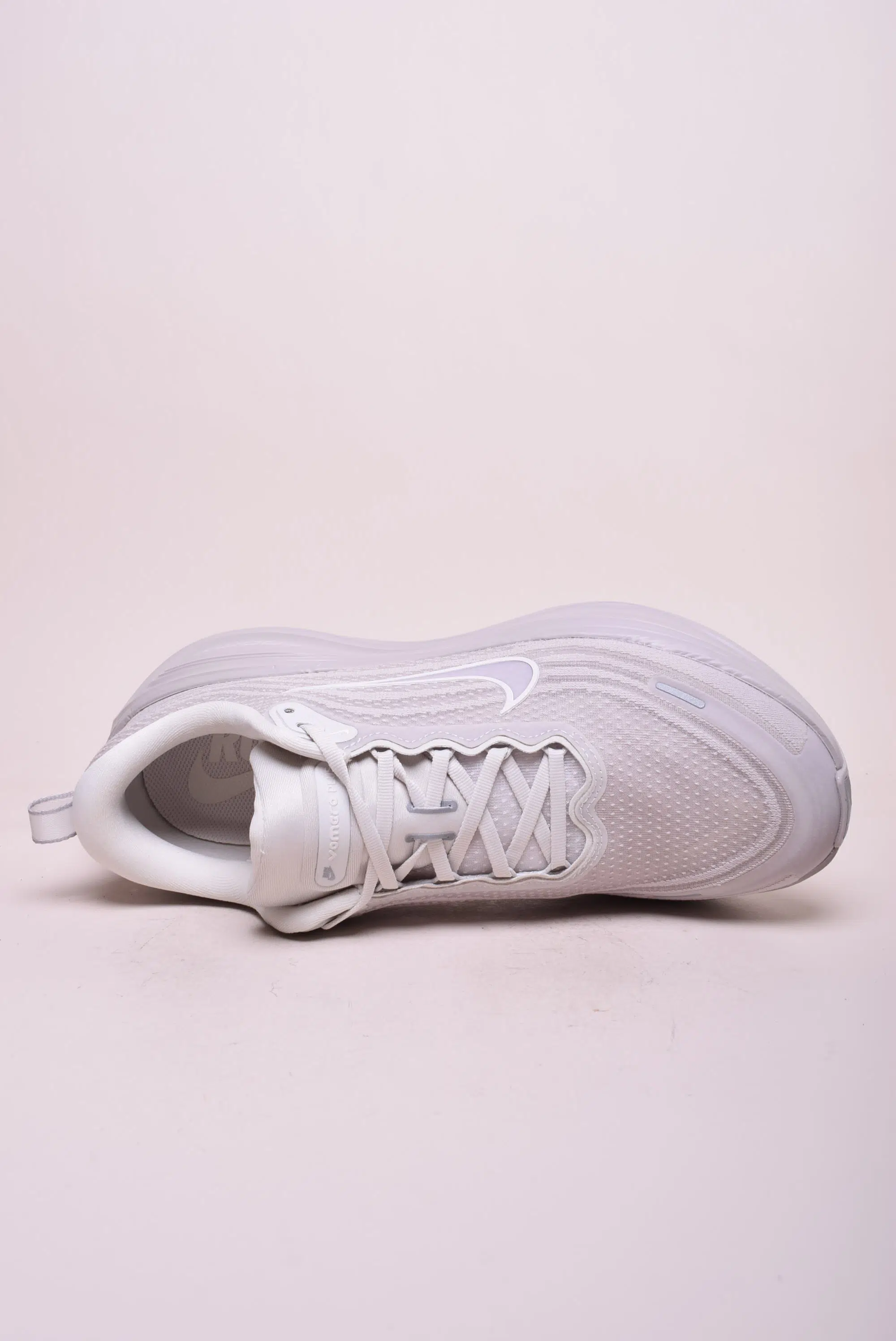 Pantofi sport barbati Vomero Plus [4]