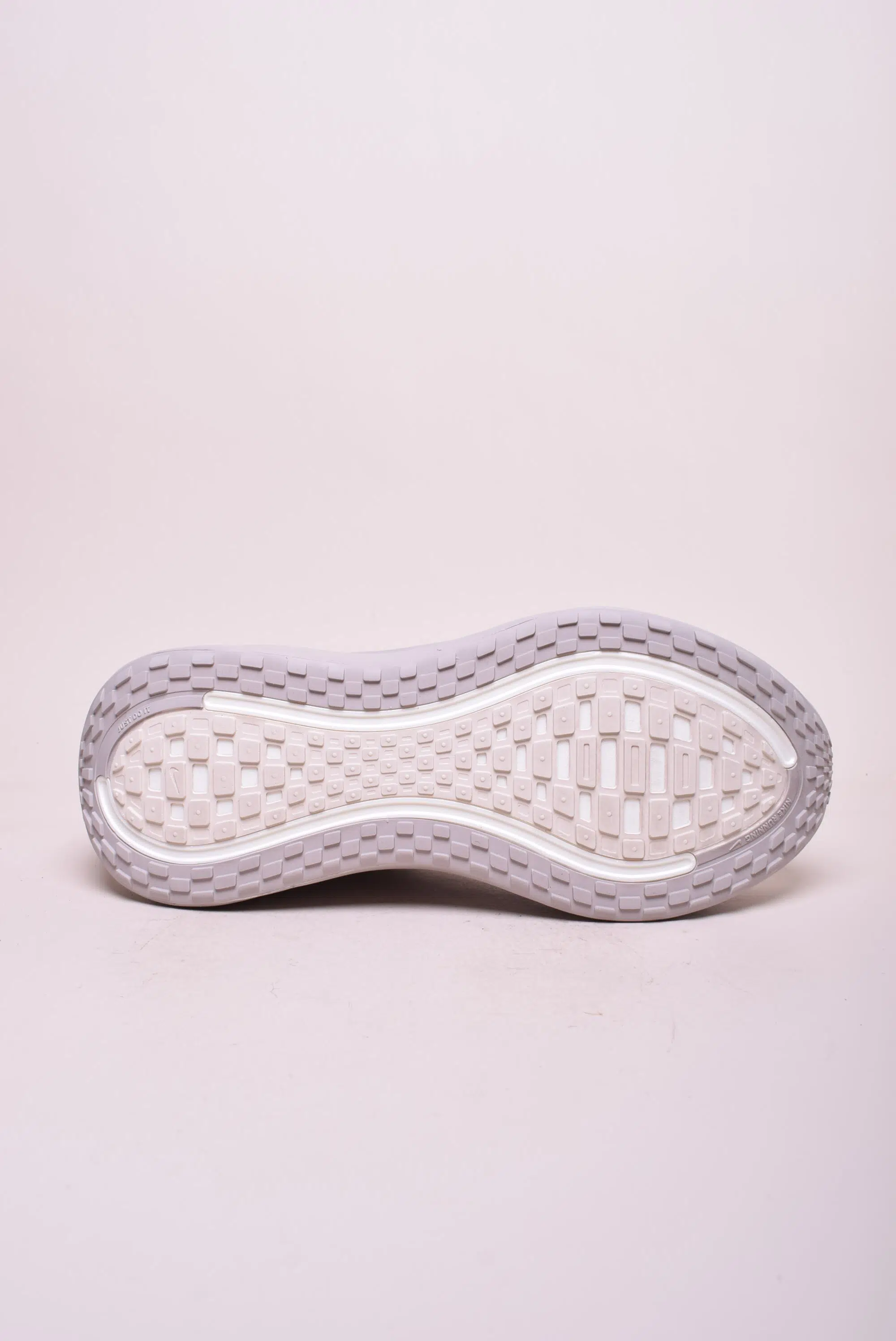 Pantofi sport barbati Vomero Plus [2]