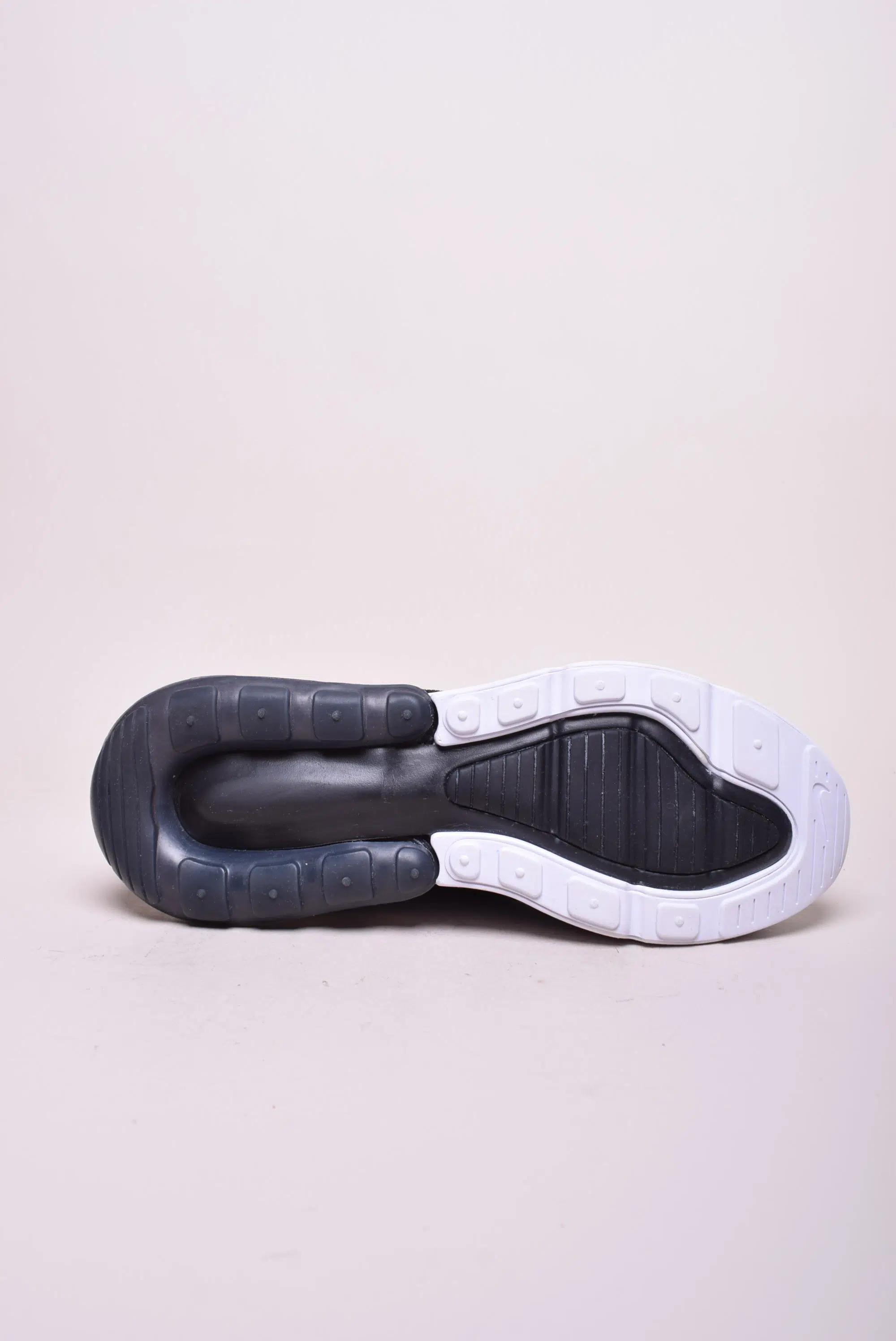 Pantofi sport dama Air Max 270 [2]