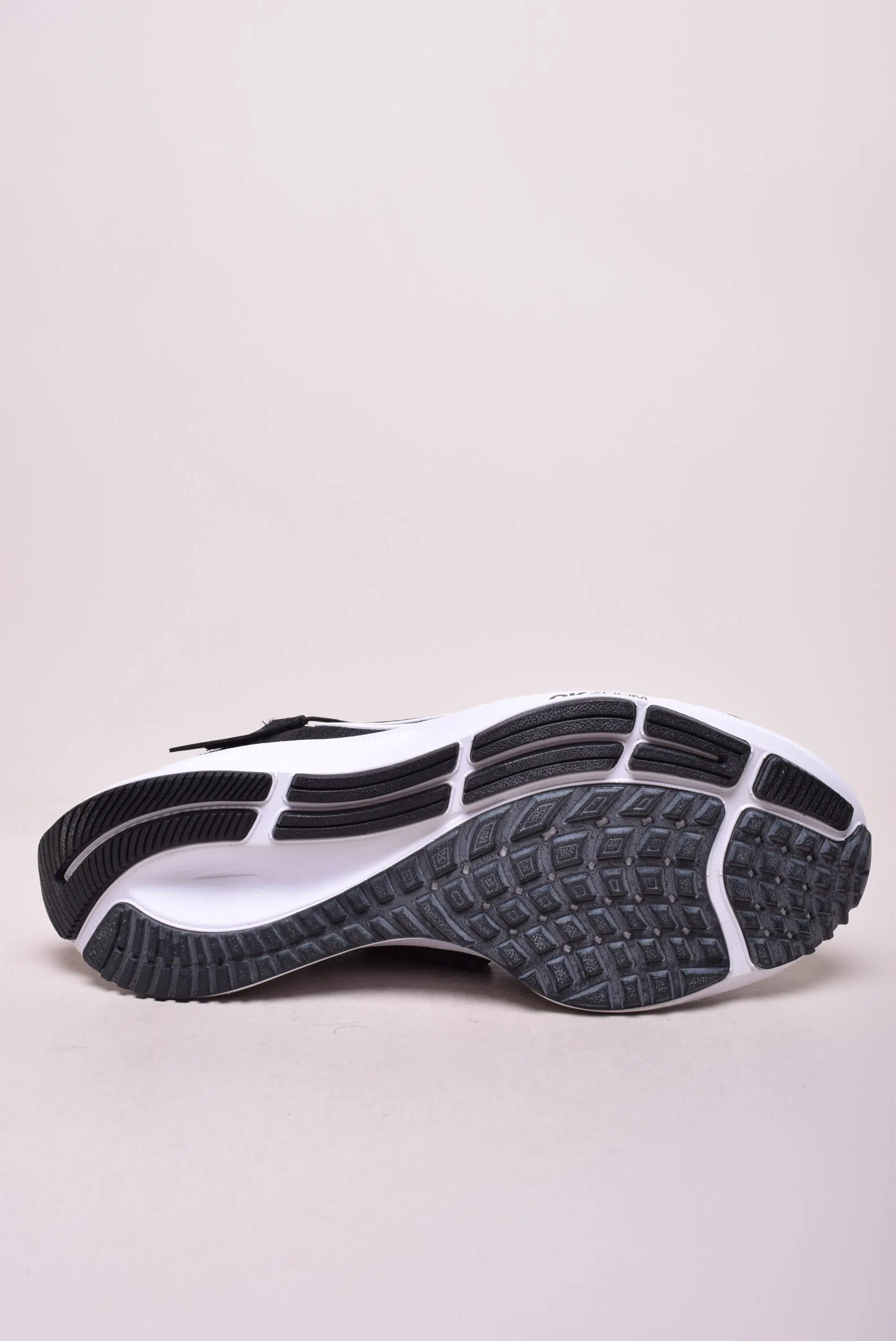 Pantofi sport dama Air Zoom Pegasus 38 Flyease DA6698-001 [2]