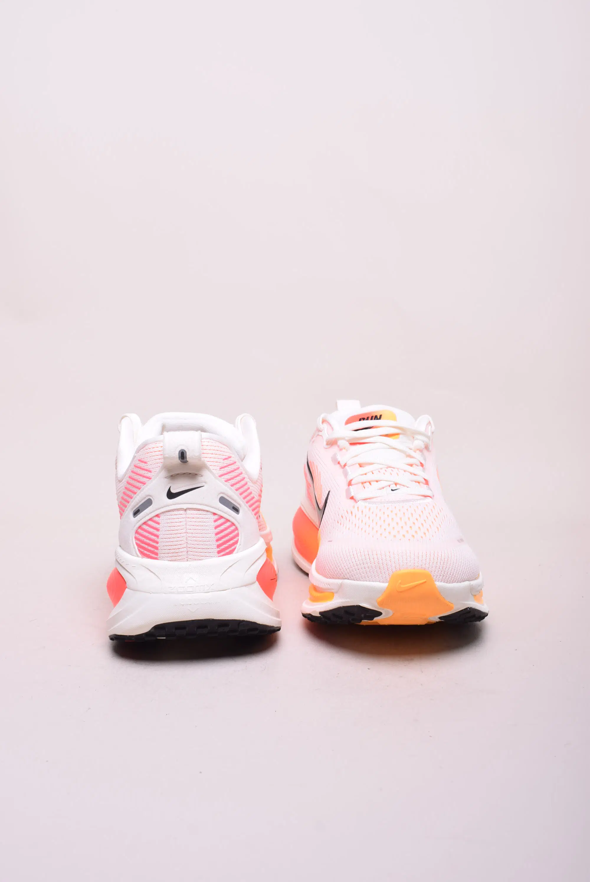 Pantofi sport dama Vomero 18 [3]